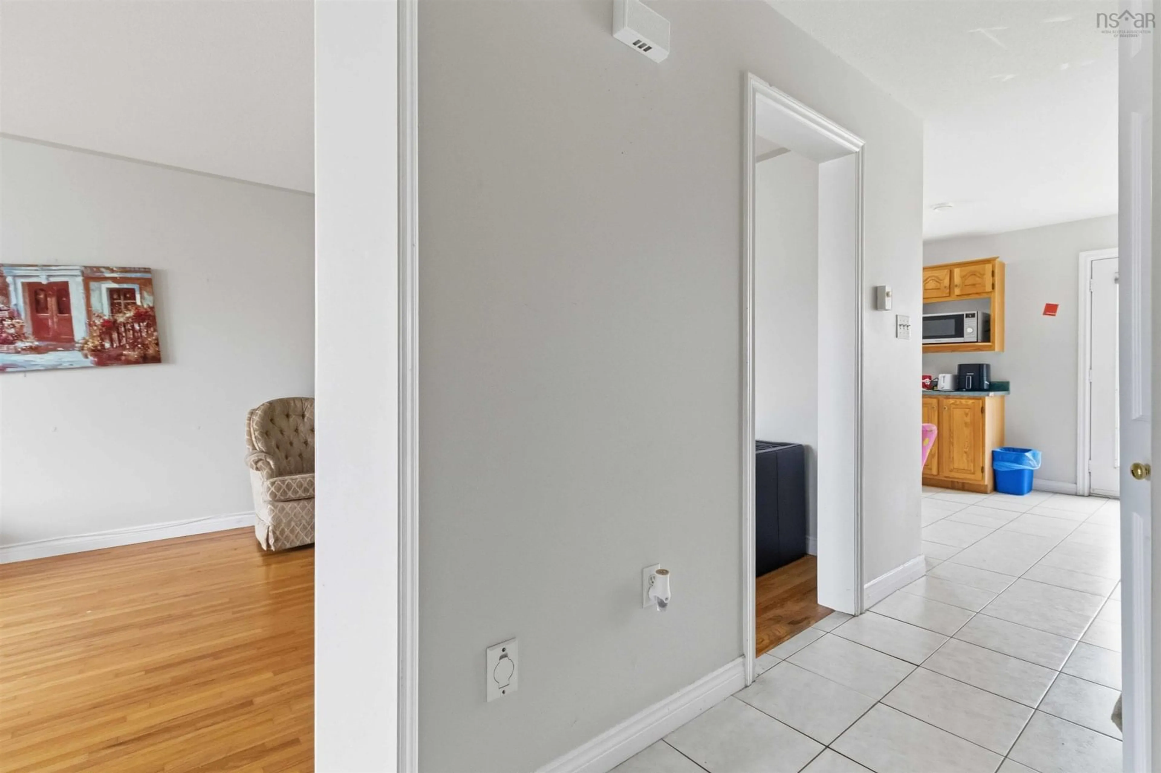 Indoor entryway for 19 Kaytyon Crt, Bedford Nova Scotia B4A 4H4