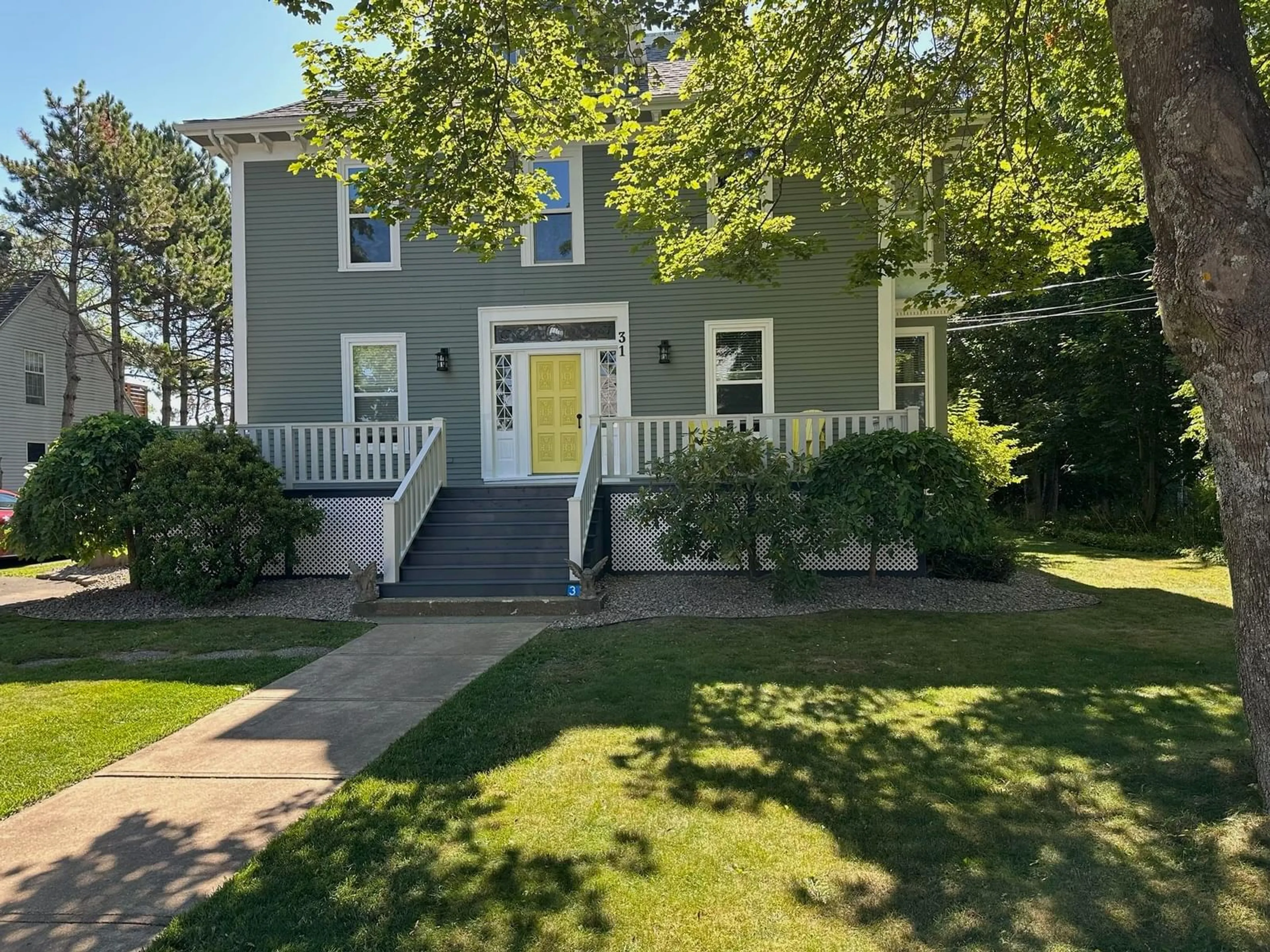 Home with vinyl exterior material, street for 31 Main St, Liverpool Nova Scotia B0T 1K0