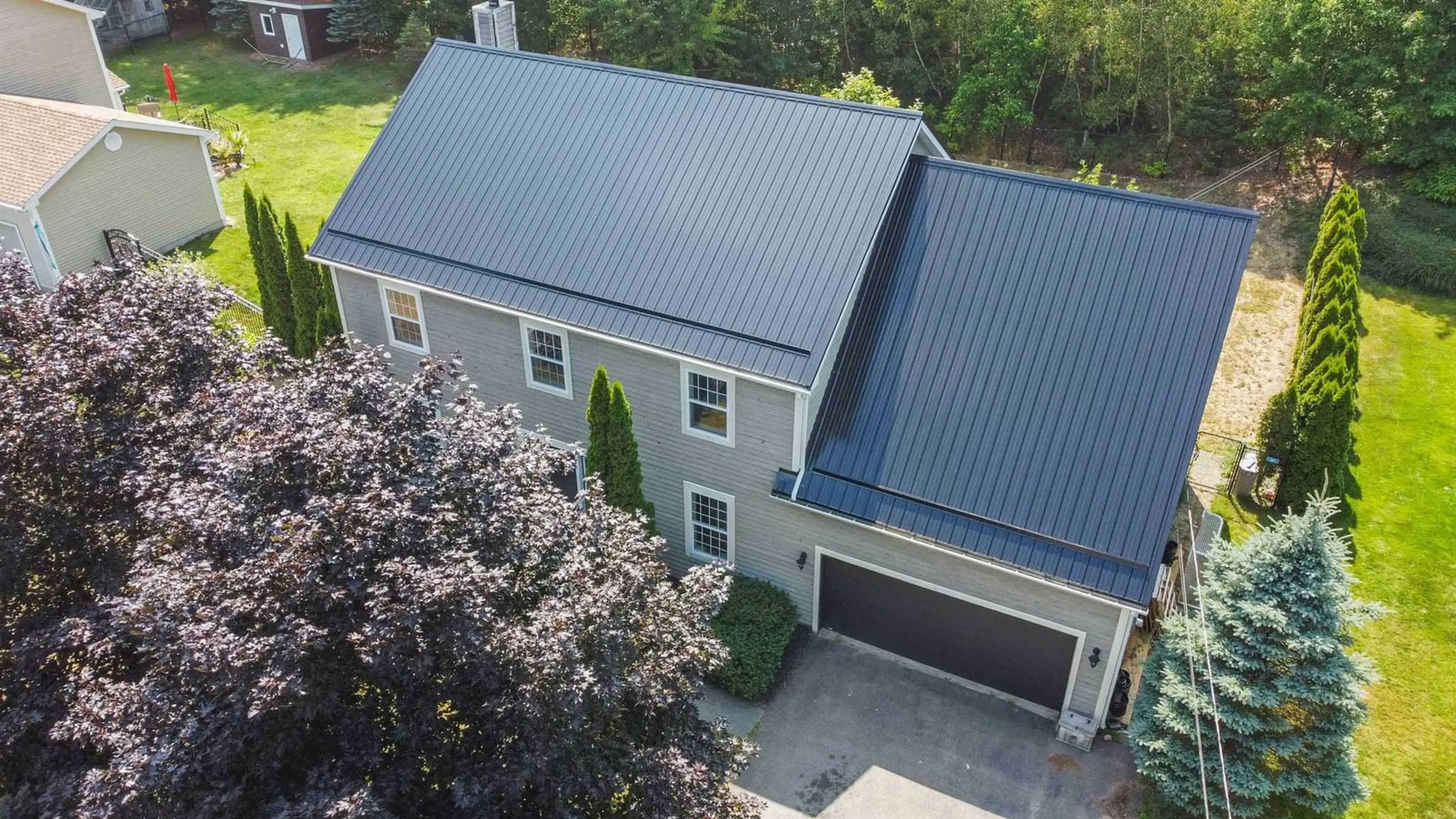 A pic from outside/outdoor area/front of a property/back of a property/a pic from drone, building for 1481 Edith Dr, Coldbrook Nova Scotia B4R 1A1