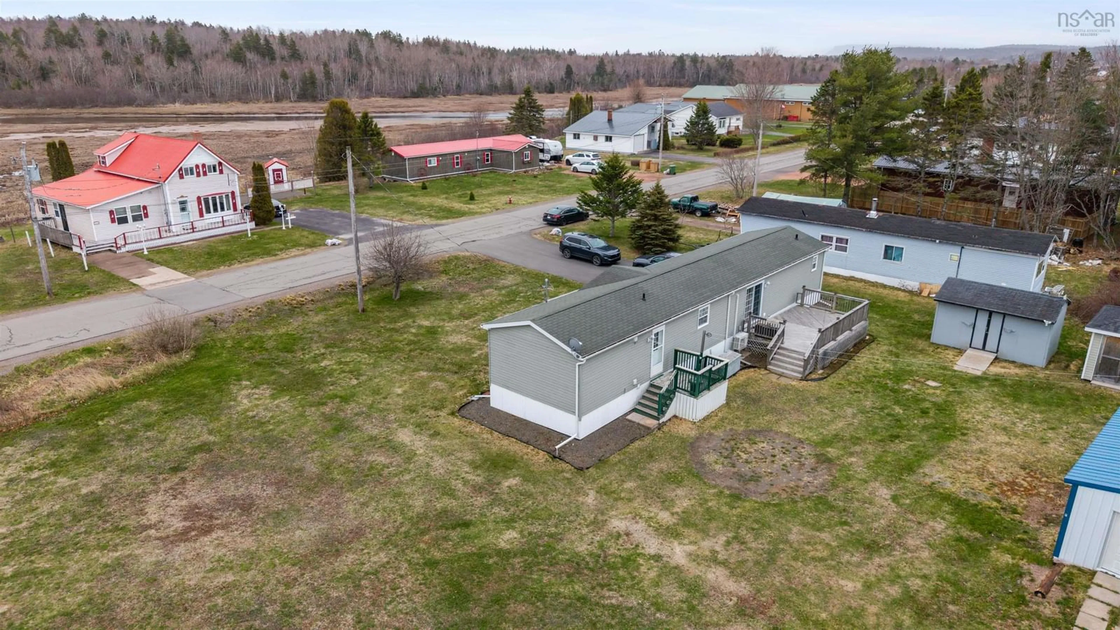 A pic from outside/outdoor area/front of a property/back of a property/a pic from drone, building for 307 Willow St, Parrsboro Nova Scotia B0M 1S0