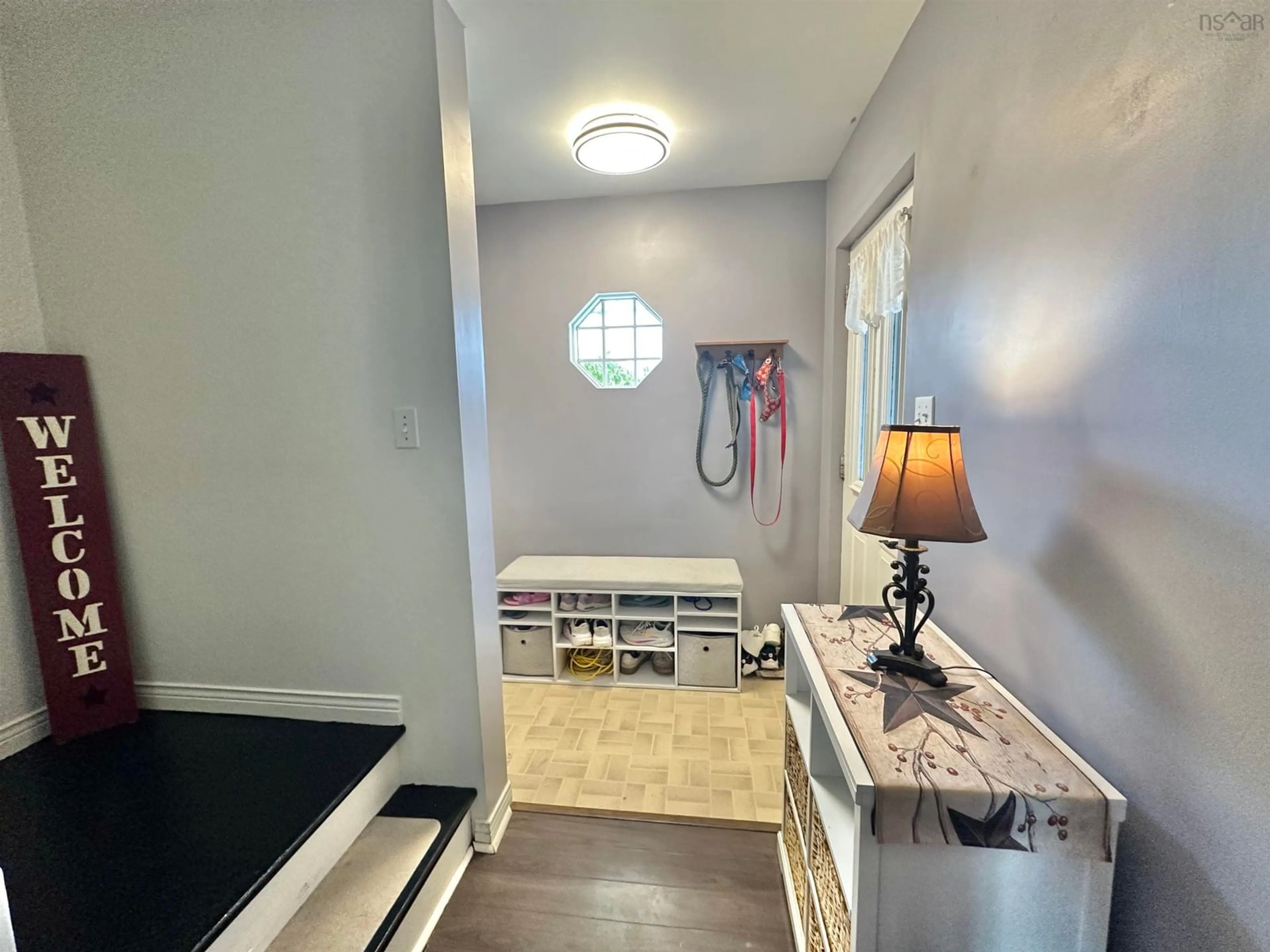 Indoor entryway for 77 Prospect St, Yarmouth Nova Scotia B5A 4J6