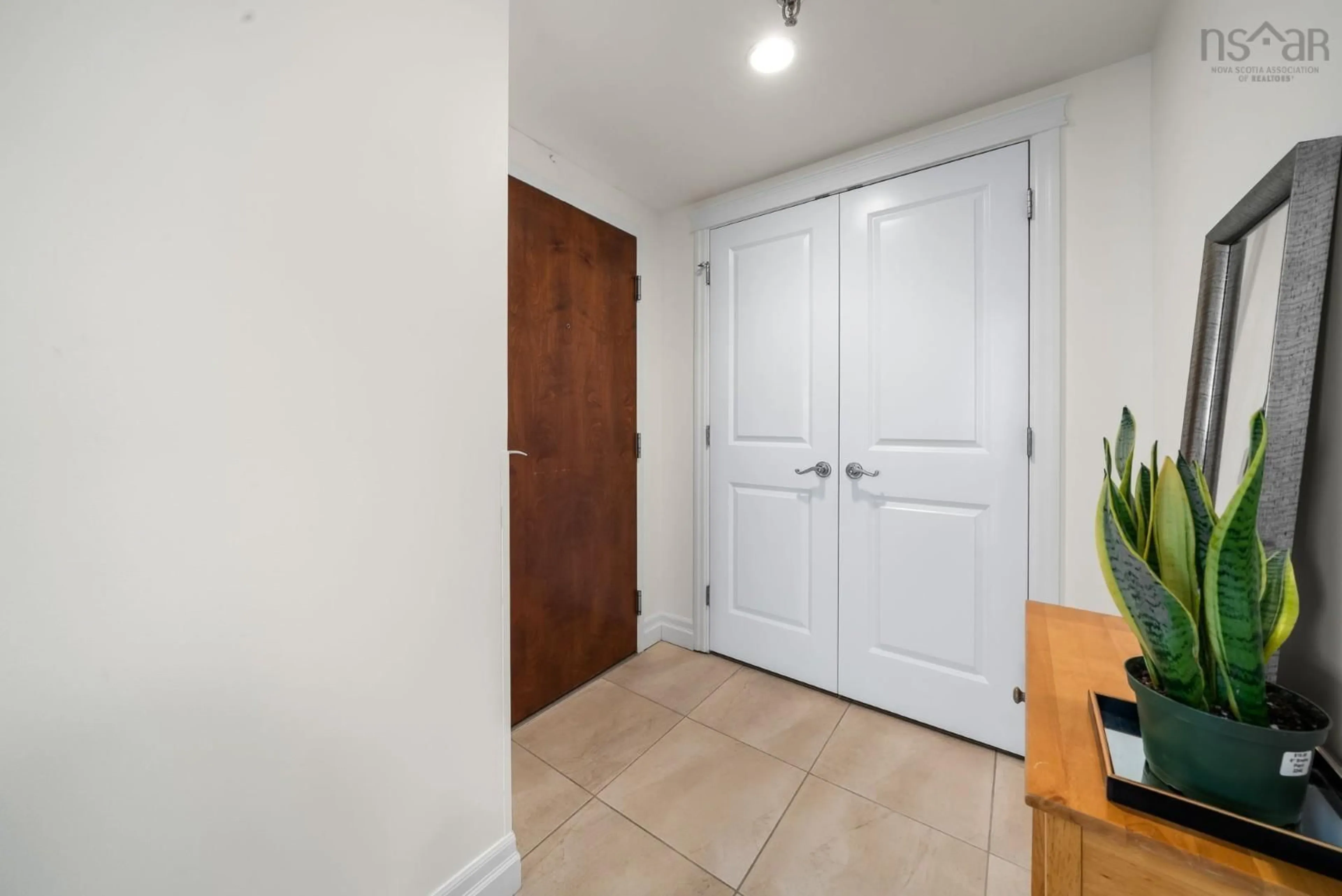 Indoor entryway for 45 Vimy Ave #114, Halifax Nova Scotia B3M 1K4