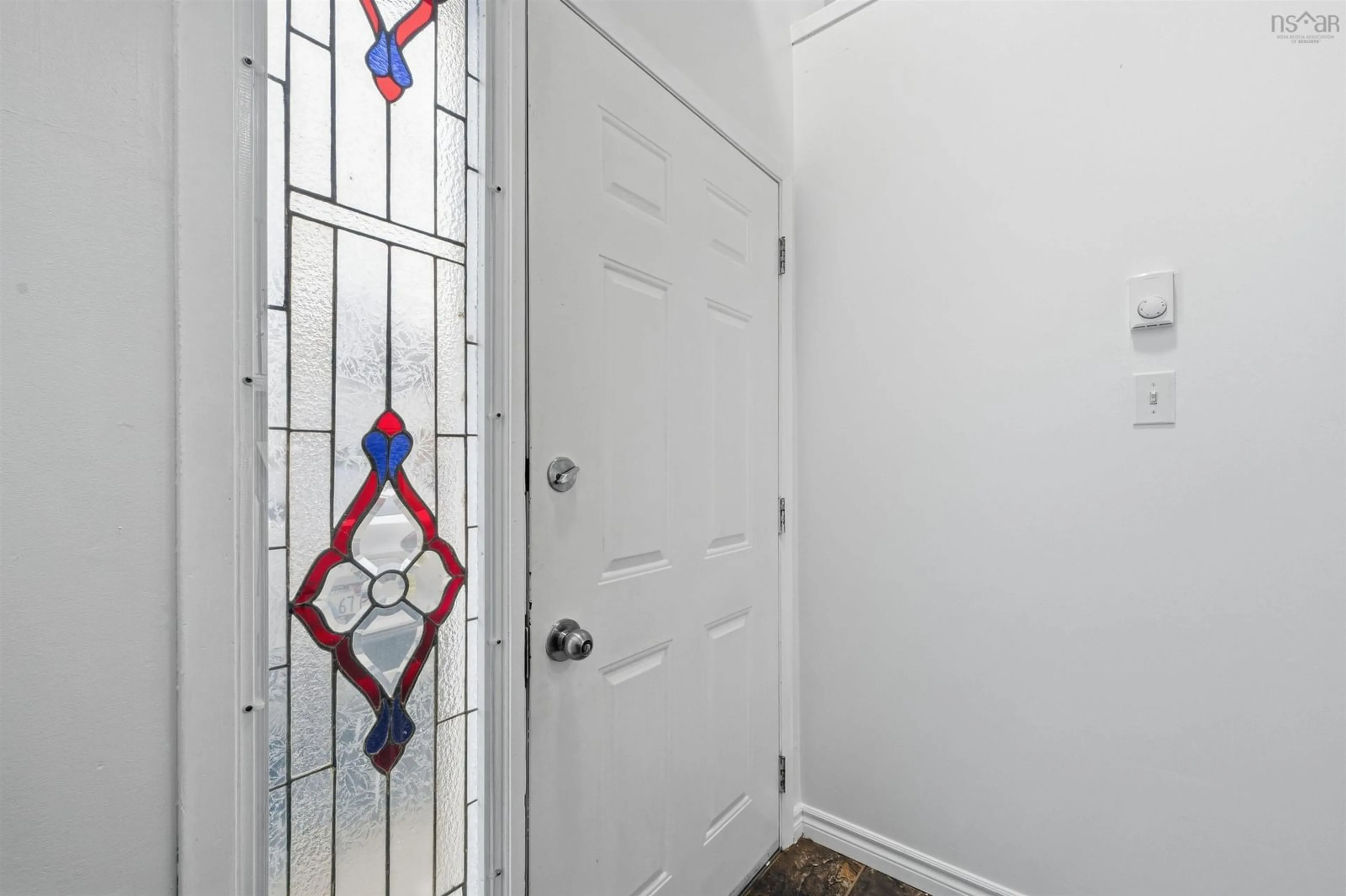 Indoor entryway for 66 Chadwick St, Dartmouth Nova Scotia B2Y 2M3