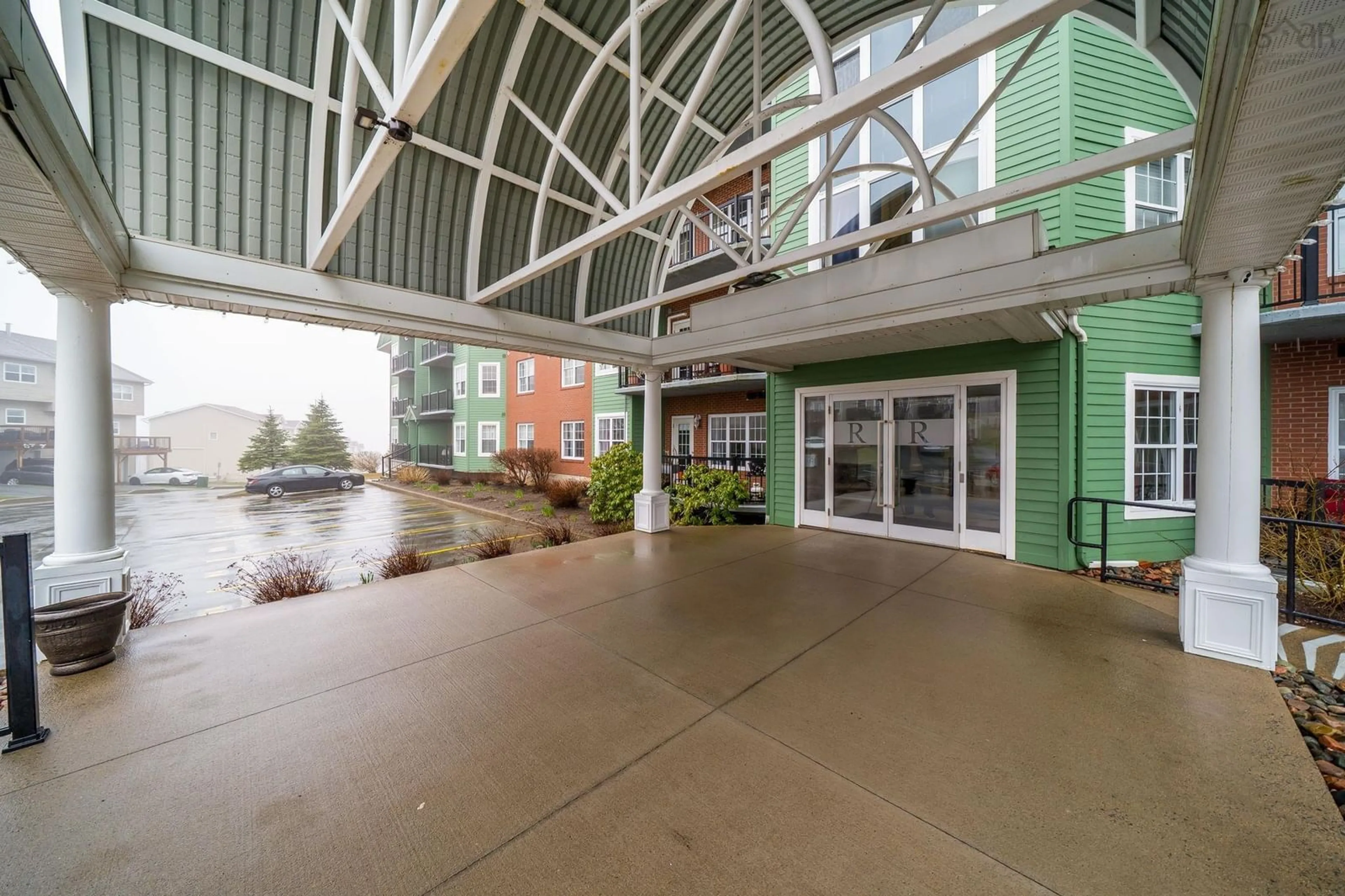 Indoor foyer for 116 Larry Uteck Blvd #102, Halifax Nova Scotia B3M 4T1