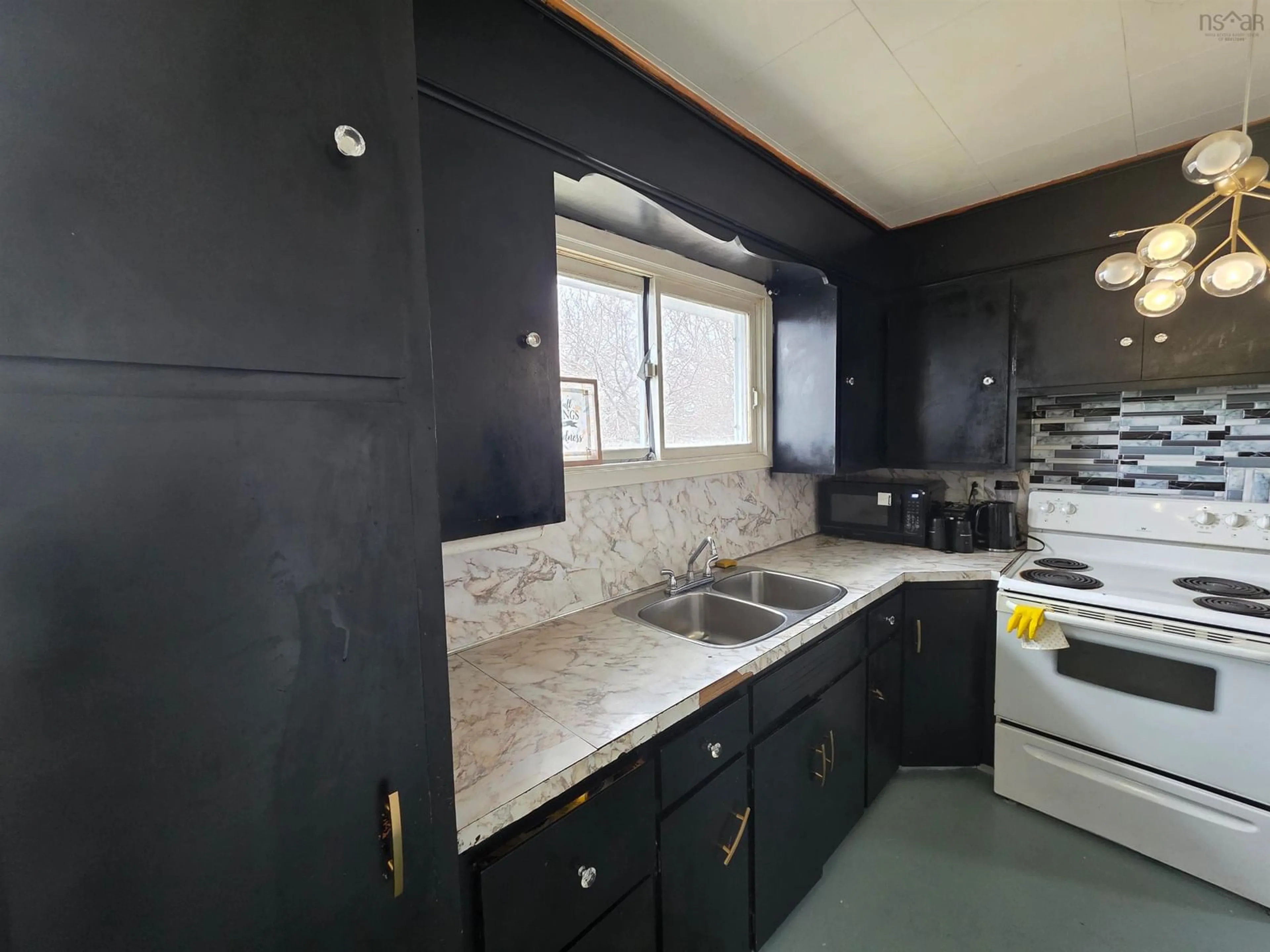 Standard kitchen, unknown for 244 Ashby Rd, Sydney Nova Scotia B1P 2S9