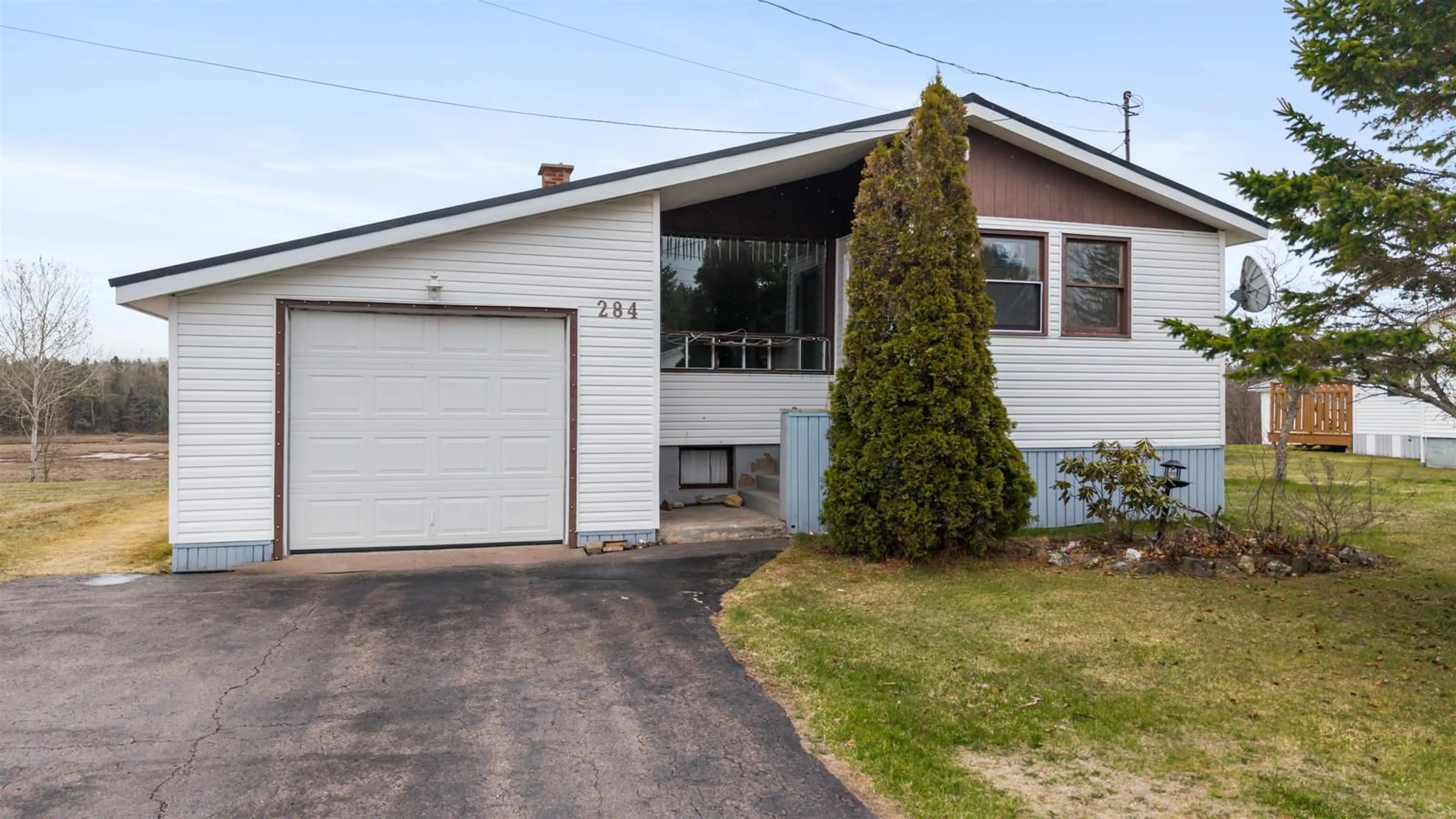 Home with vinyl exterior material, street for 284 Willow St, Parrsboro Nova Scotia B0M 1S0