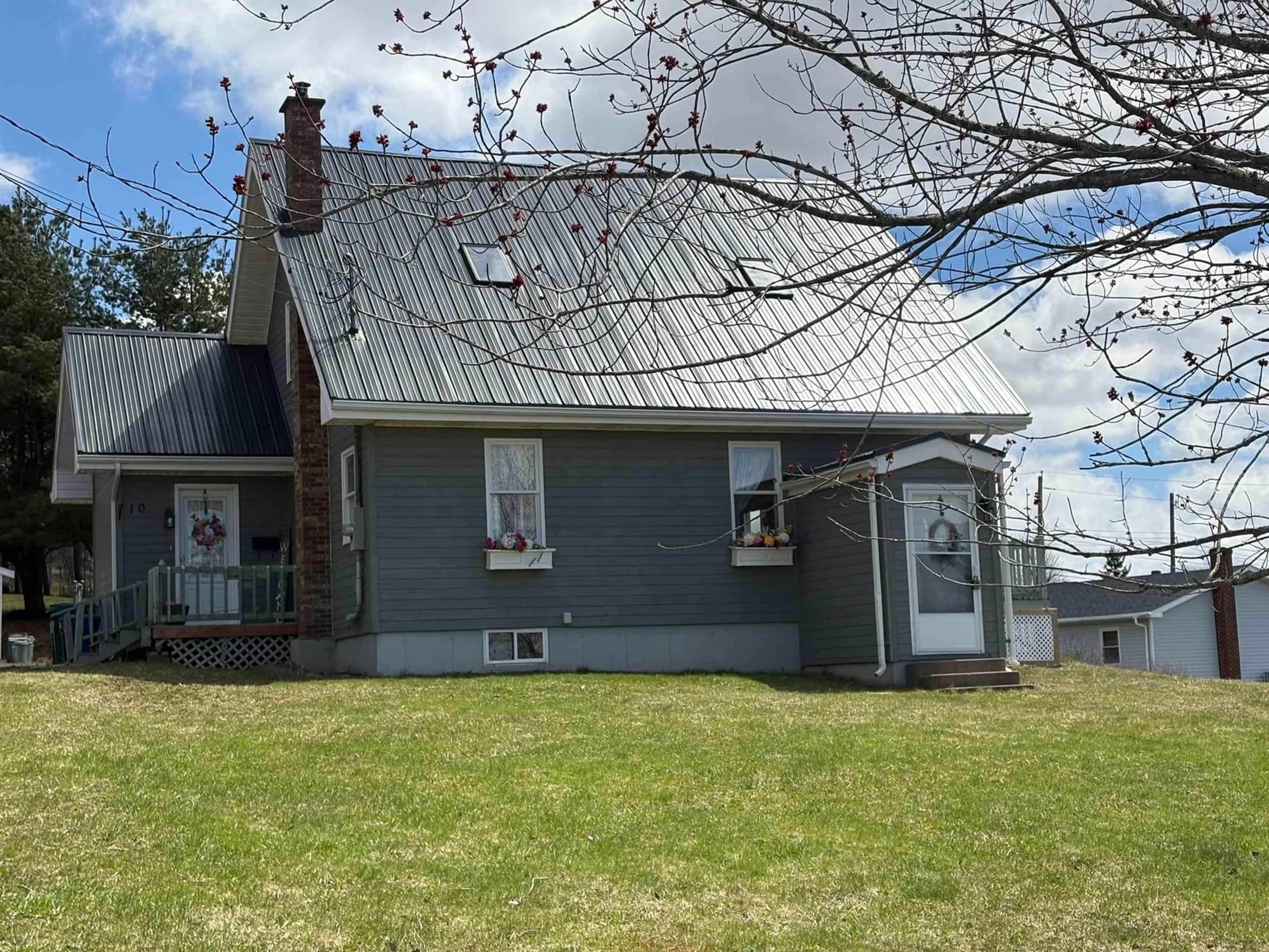 Unknown for 10 Egerton St, Trenton Nova Scotia B0K 1X0