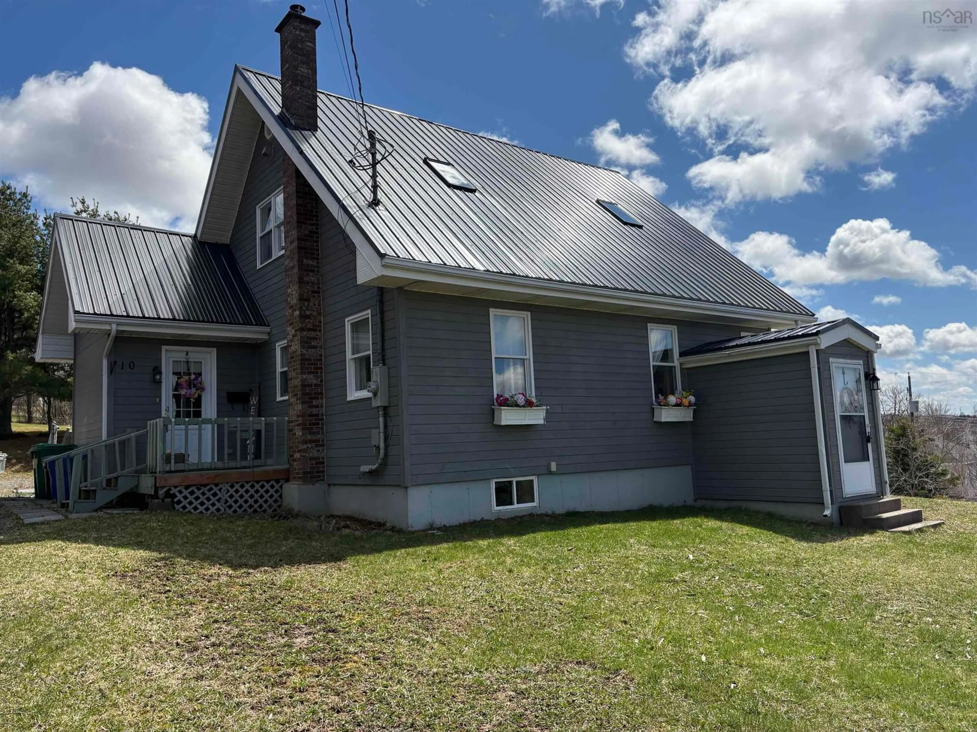 A pic from outside/outdoor area/front of a property/back of a property/a pic from drone, building for 10 Egerton St, Trenton Nova Scotia B0K 1X0