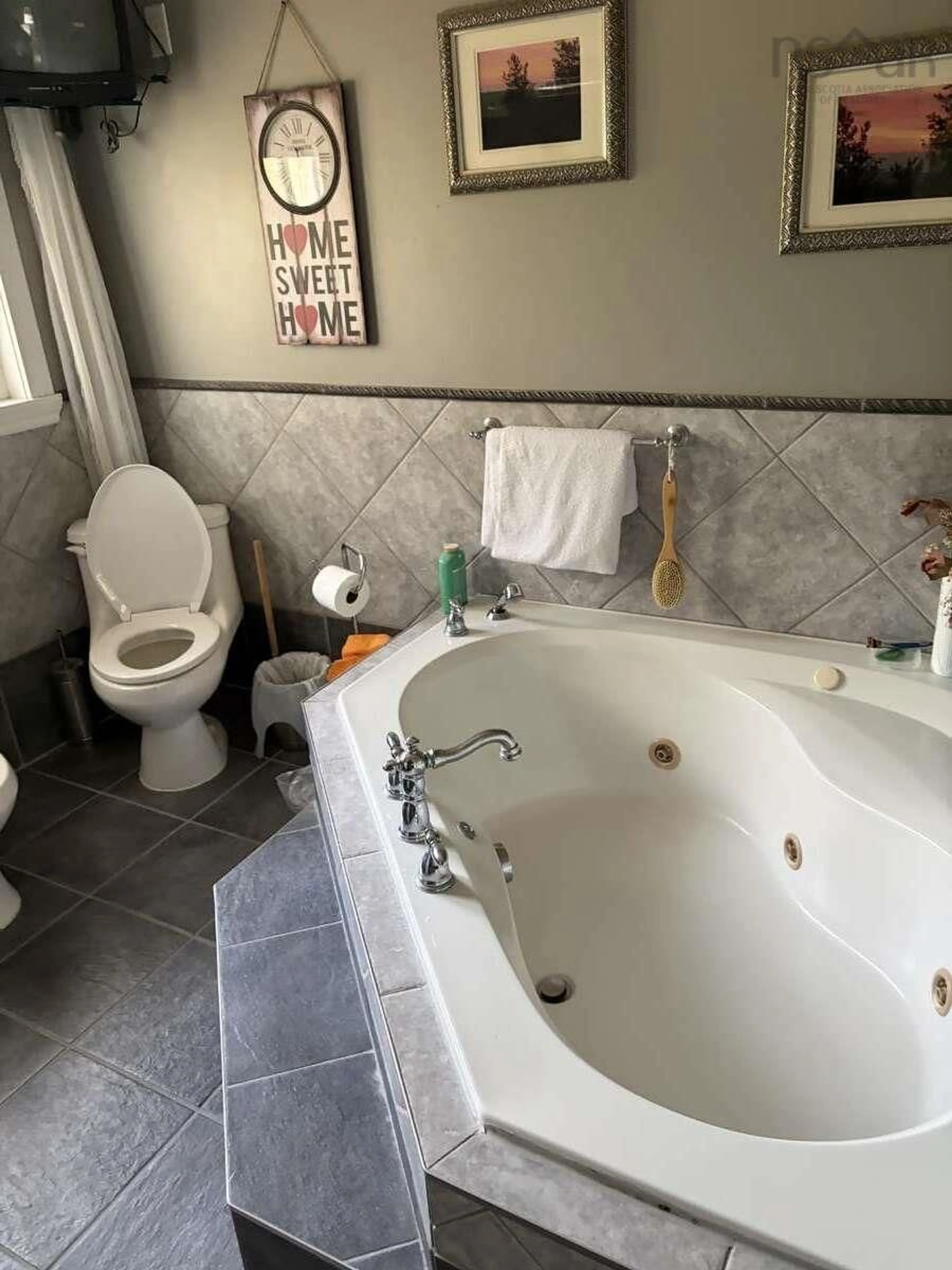 Standard bathroom, ceramic/tile floor for 50 8th Street Exten, Trenton Nova Scotia B0K 1X0