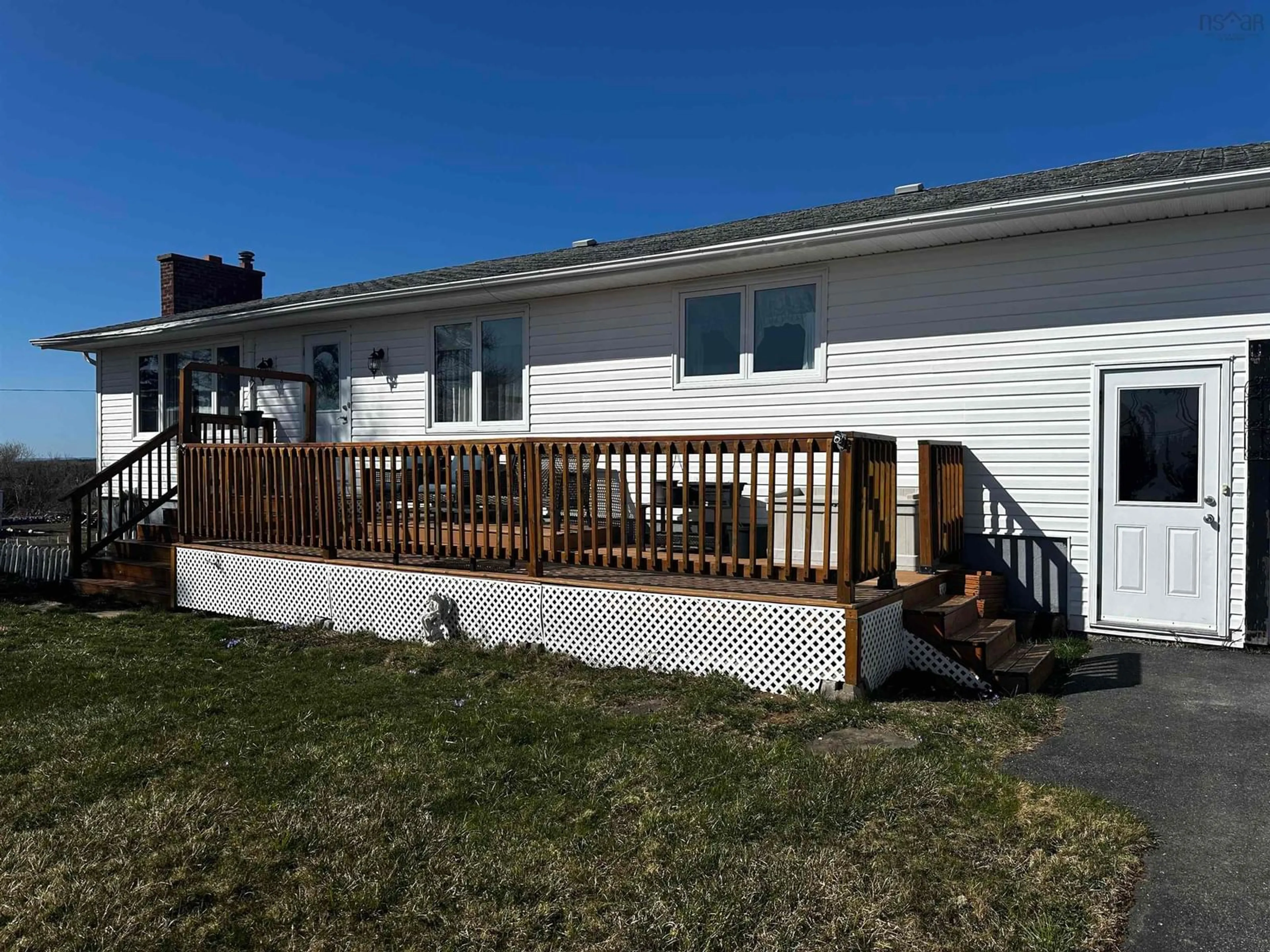 Home with vinyl exterior material, unknown for 1659 Ns-206 Hwy, West Arichat Nova Scotia B0E 3J0