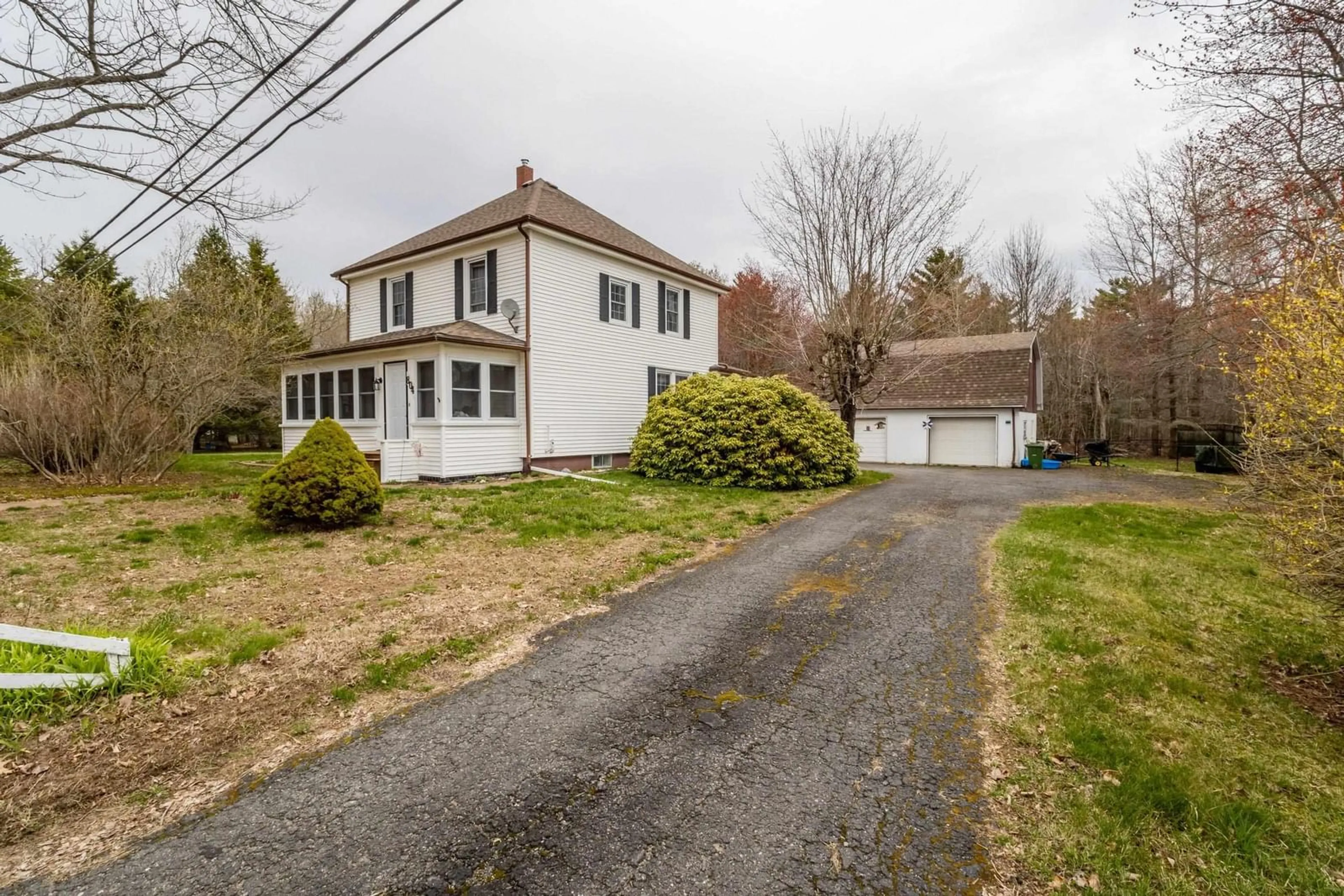 A pic from outside/outdoor area/front of a property/back of a property/a pic from drone, street for 804 Windermere Rd, South Berwick Nova Scotia B0P 1E0