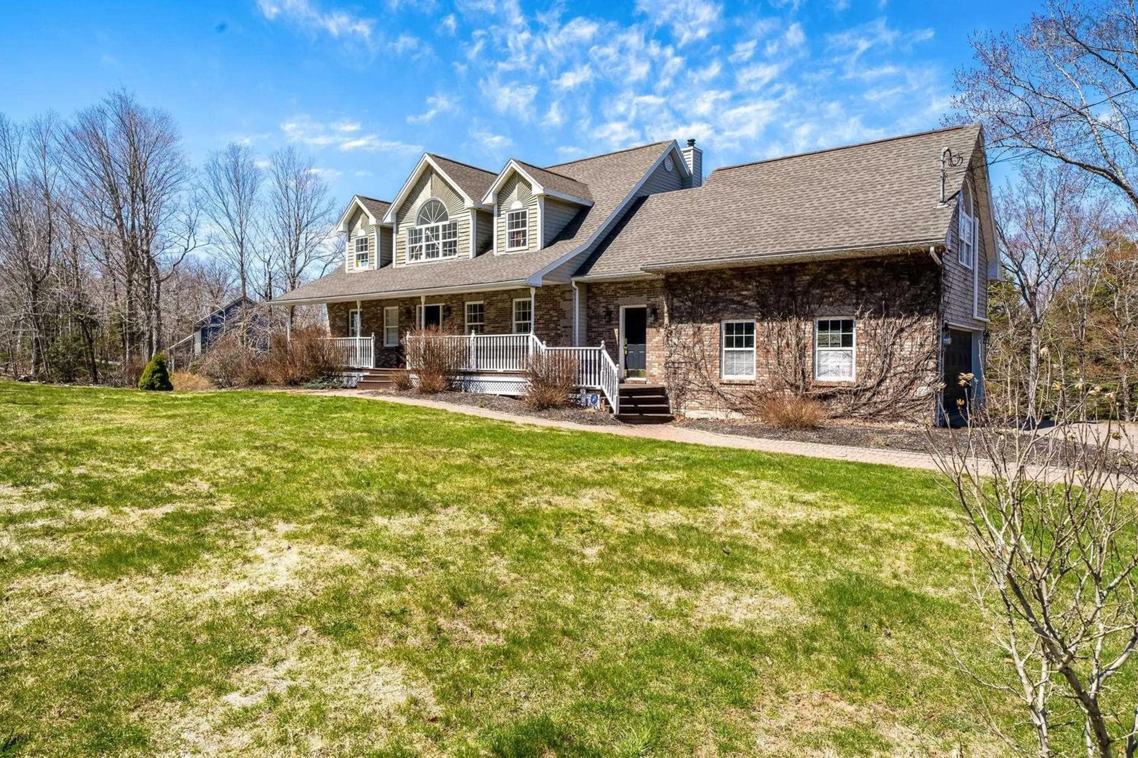 Home with vinyl exterior material, unknown for 10 Thompson Run, Hammonds Plains Nova Scotia B4B 1T7