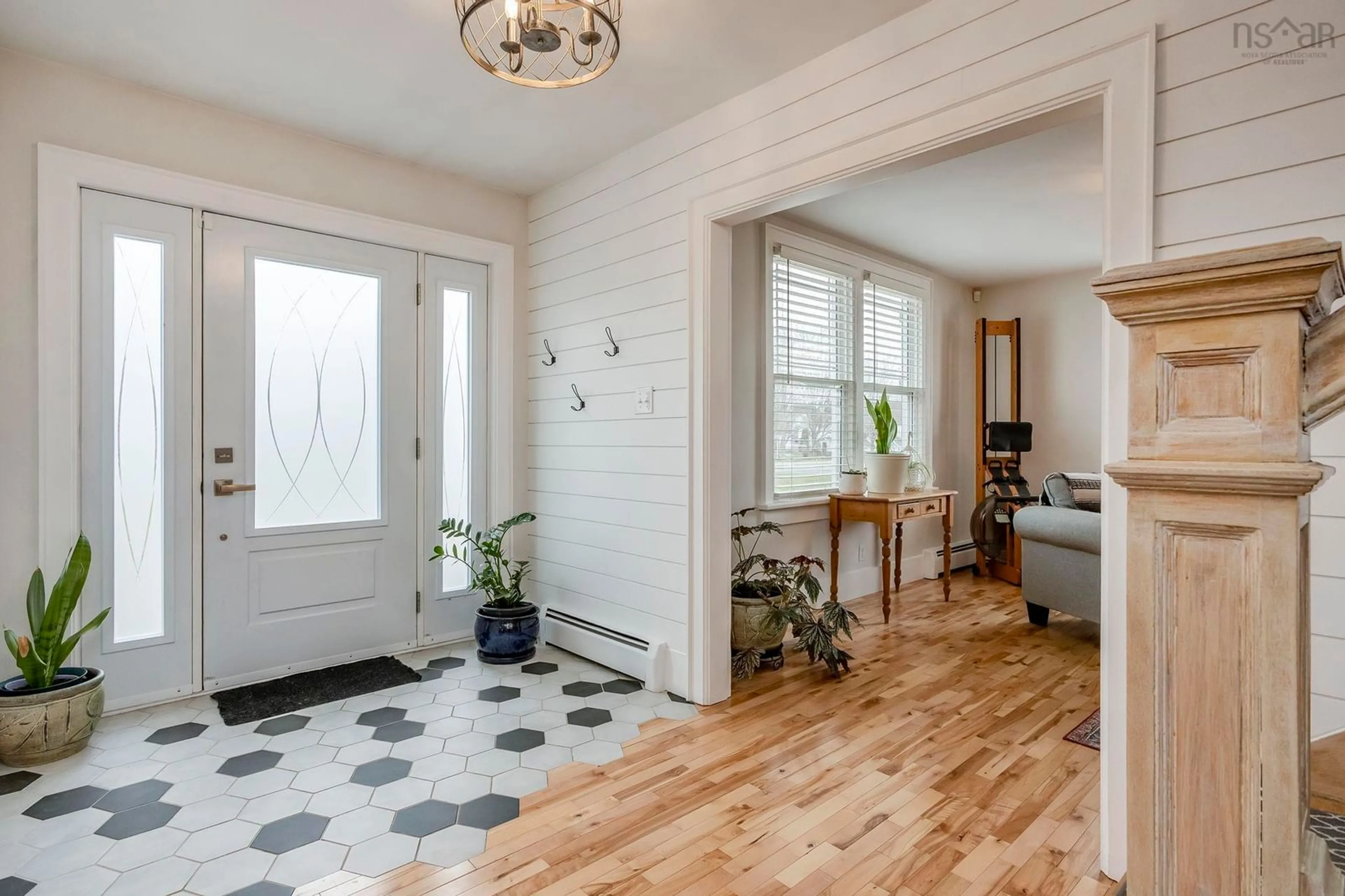 Indoor entryway for 2486 Highway 1 Hwy, Aylesford Nova Scotia B0P 1C0
