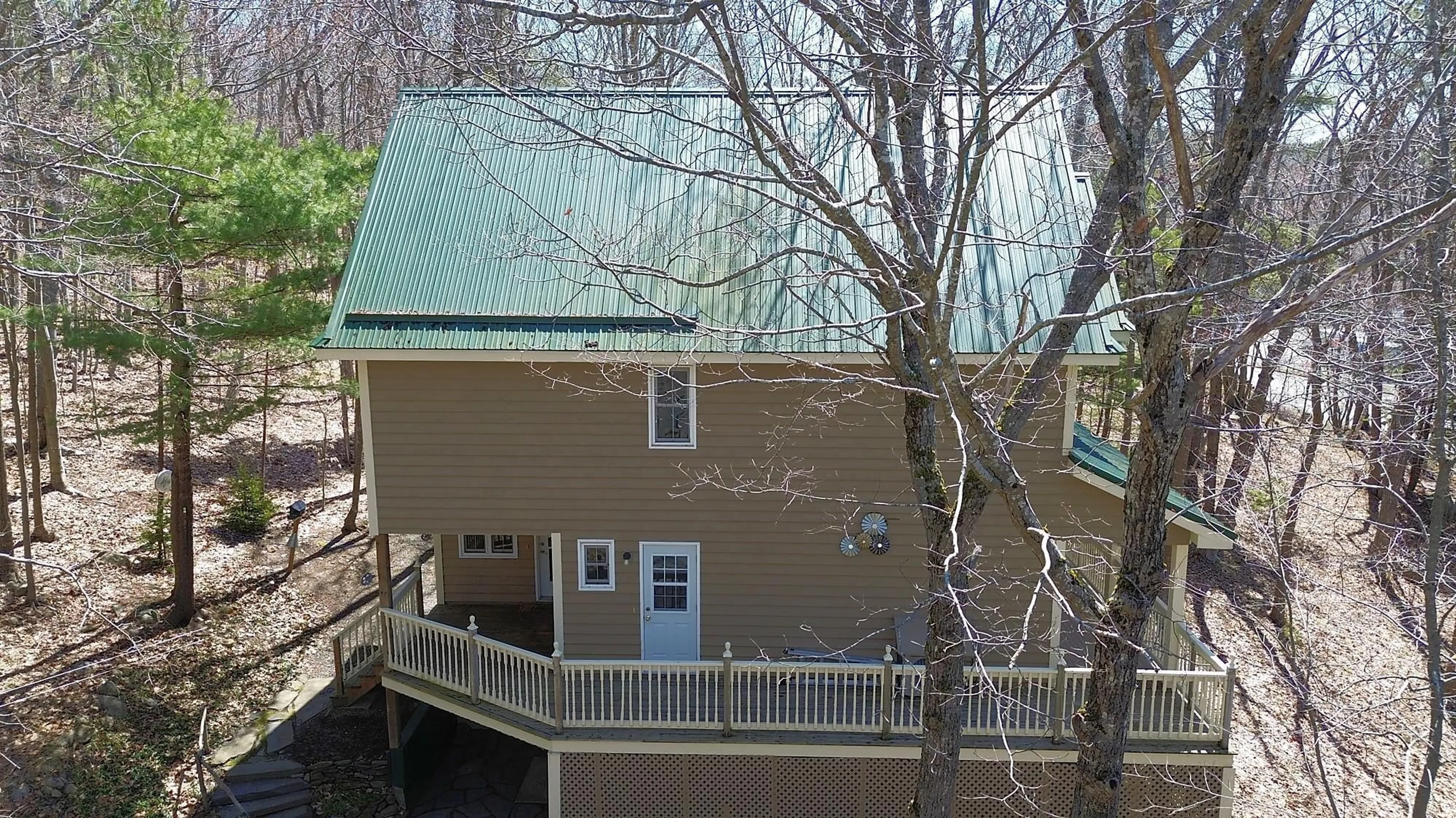 A pic from outside/outdoor area/front of a property/back of a property/a pic from drone, unknown for 168 Lahave St, Bridgewater Nova Scotia B4V 2T5
