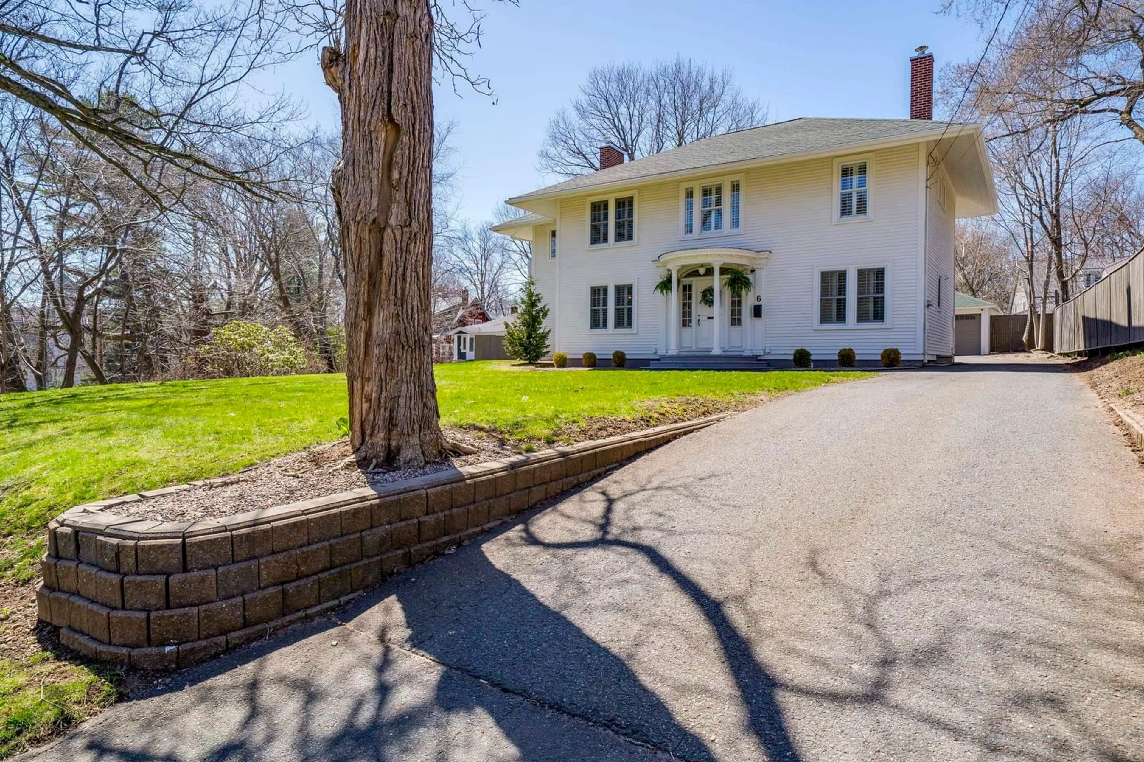 A pic from outside/outdoor area/front of a property/back of a property/a pic from drone, street for 6 Oakdene Ave, Kentville Nova Scotia B4N 2B5