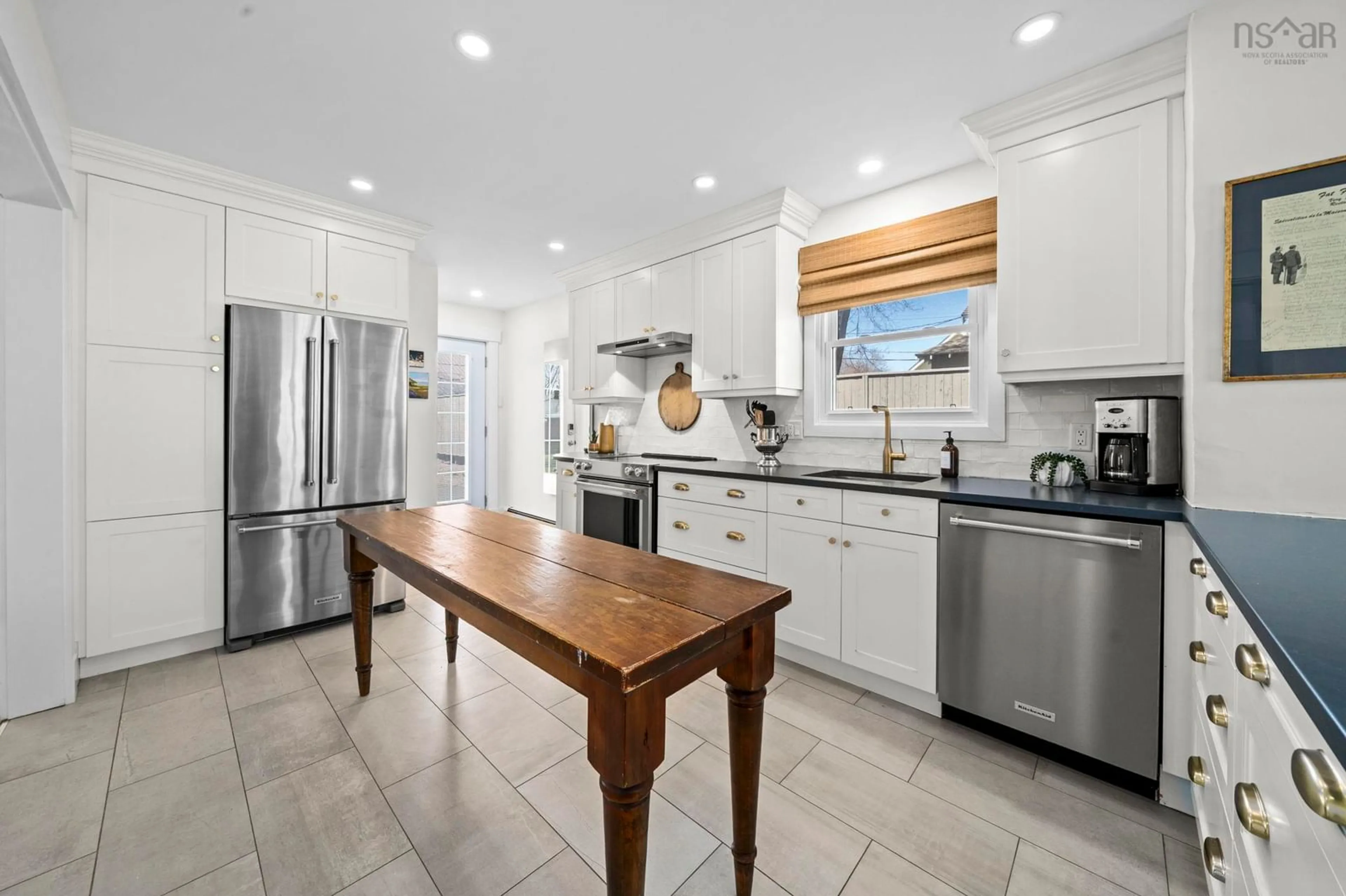 Open concept kitchen, ceramic/tile floor for 6 Oakdene Ave, Kentville Nova Scotia B4N 2B5