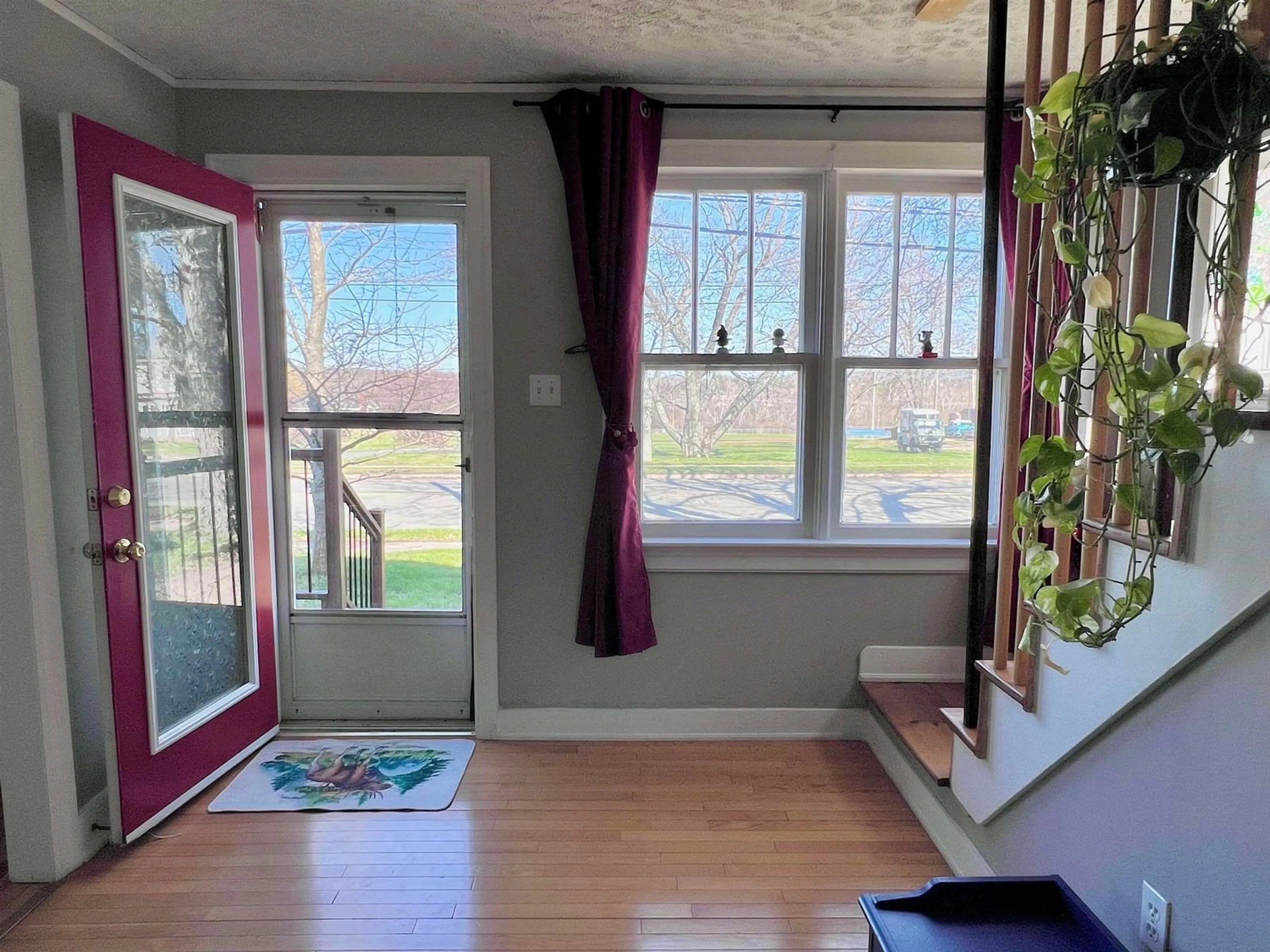 Indoor entryway for 166 North Foord St, Stellarton Nova Scotia B0K 1S0