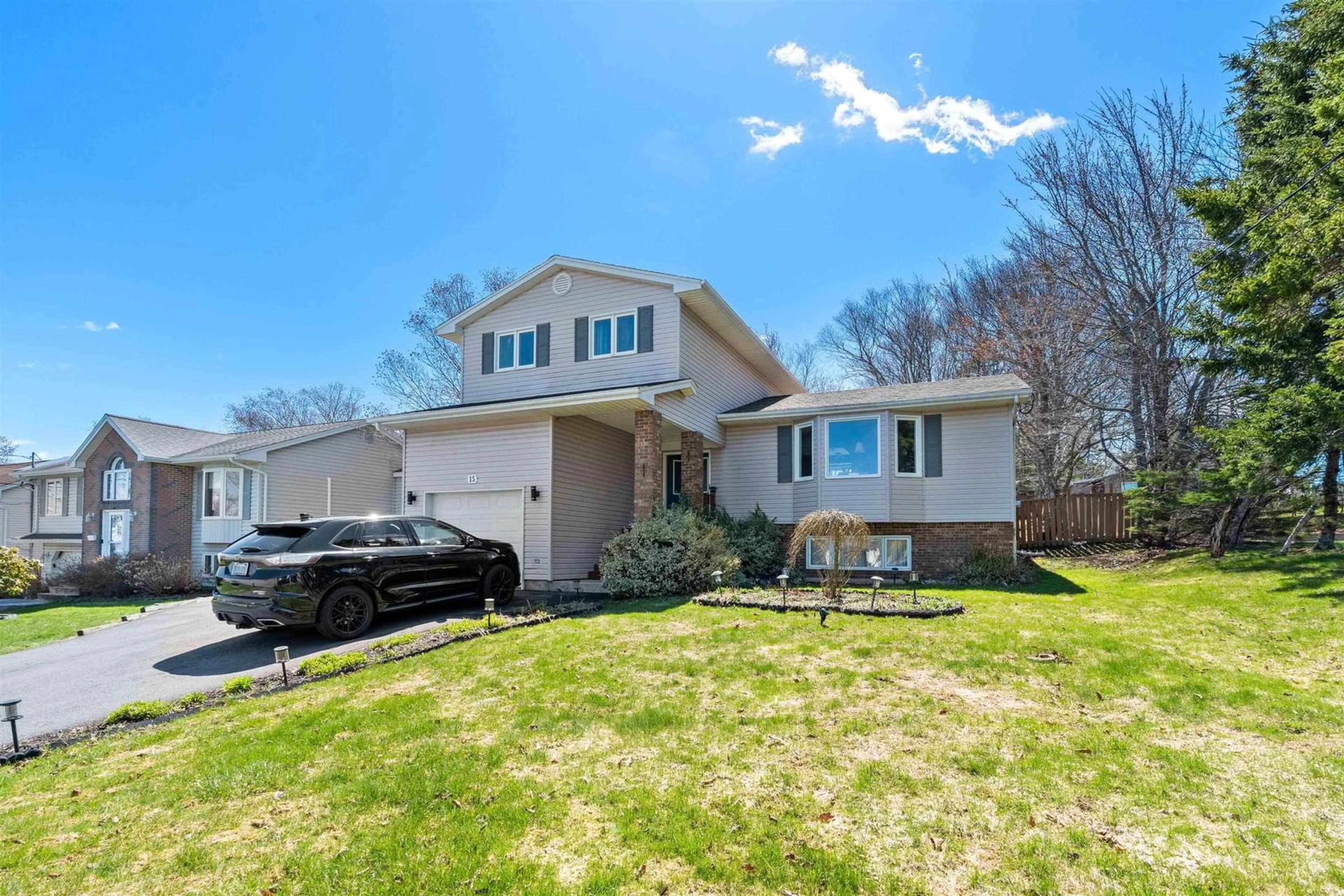 Home with vinyl exterior material, unknown for 15 Auburn Dr, Cole Harbour Nova Scotia B2W 6H8