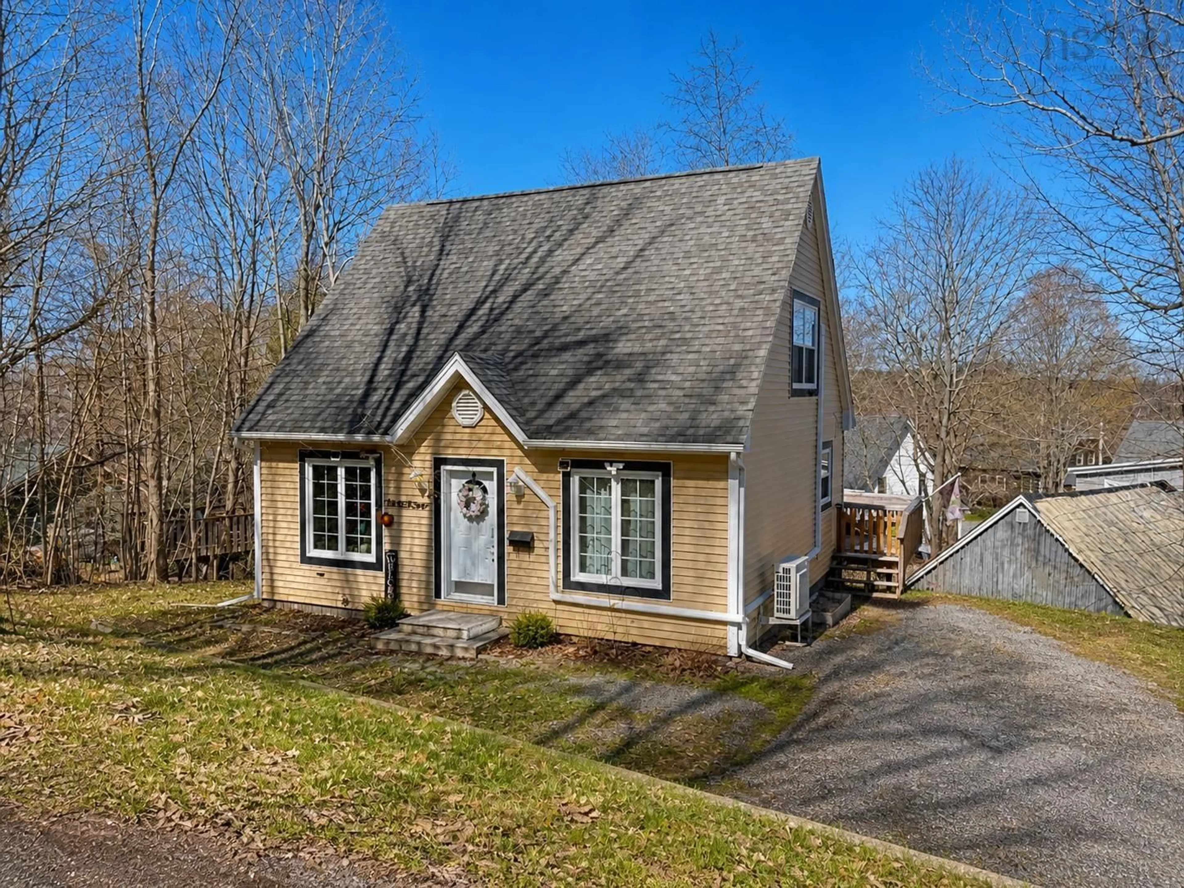 A pic from outside/outdoor area/front of a property/back of a property/a pic from drone, street for 36 Forest Hill Rd, Kentville Nova Scotia B4N 2L5