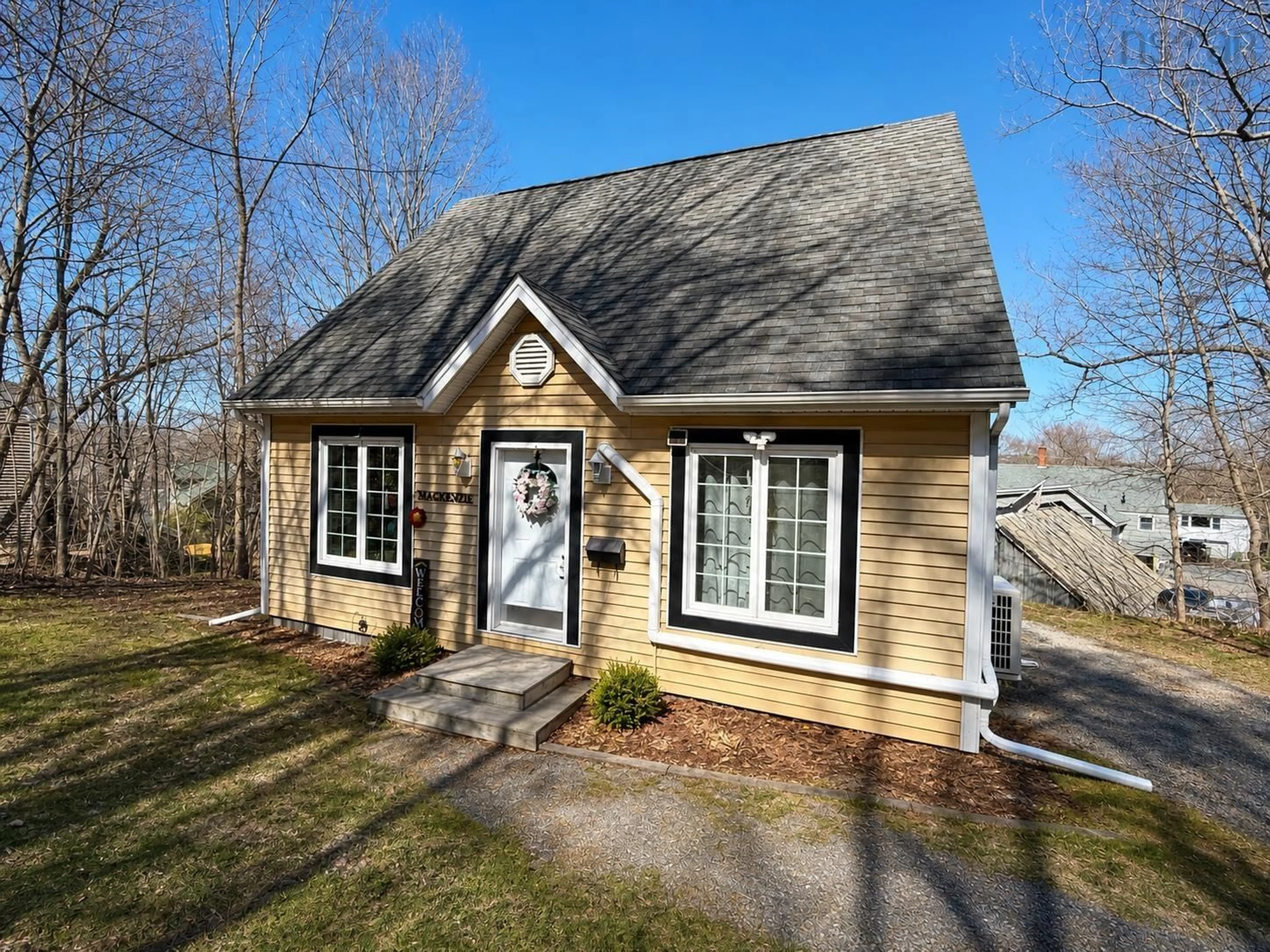 Home with vinyl exterior material, street for 36 Forest Hill Rd, Kentville Nova Scotia B4N 2L5