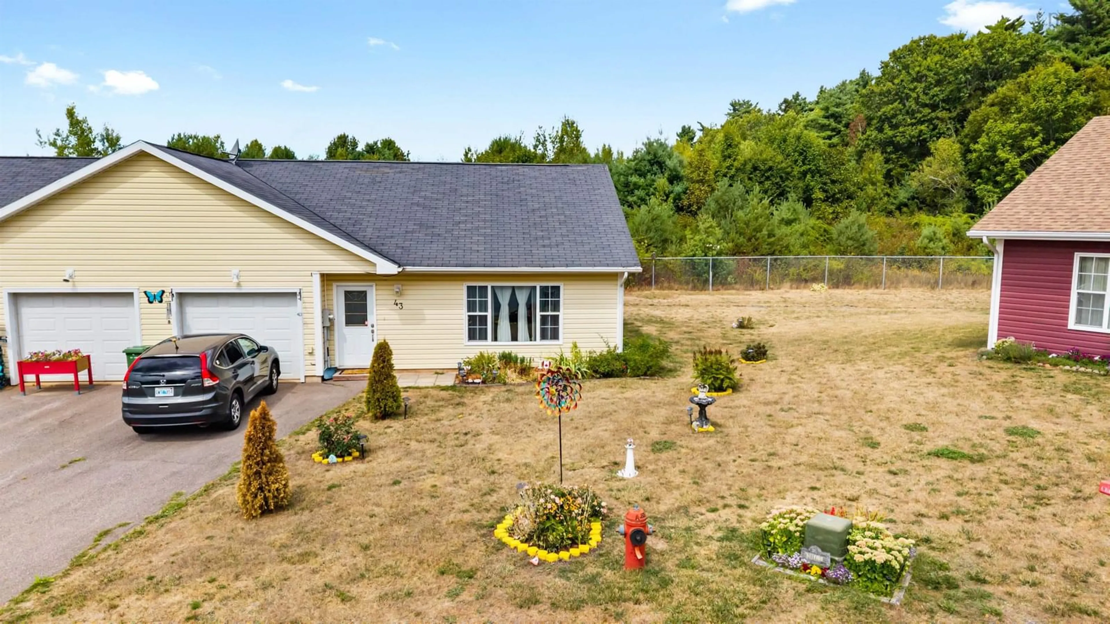A pic from outside/outdoor area/front of a property/back of a property/a pic from drone, unknown for 43 Kimbrough Crt, Greenwich Nova Scotia B4P 0A7