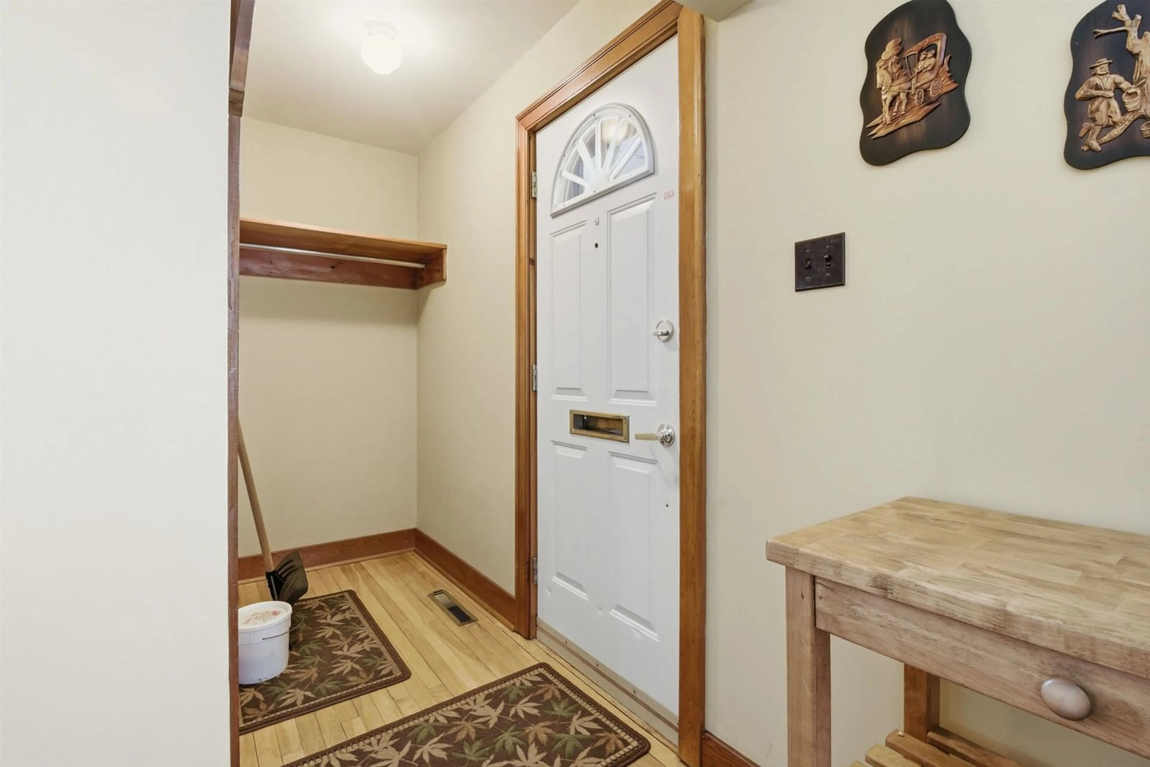 Indoor entryway for 104 Melrose Ave, Halifax Nova Scotia B3N 2E4