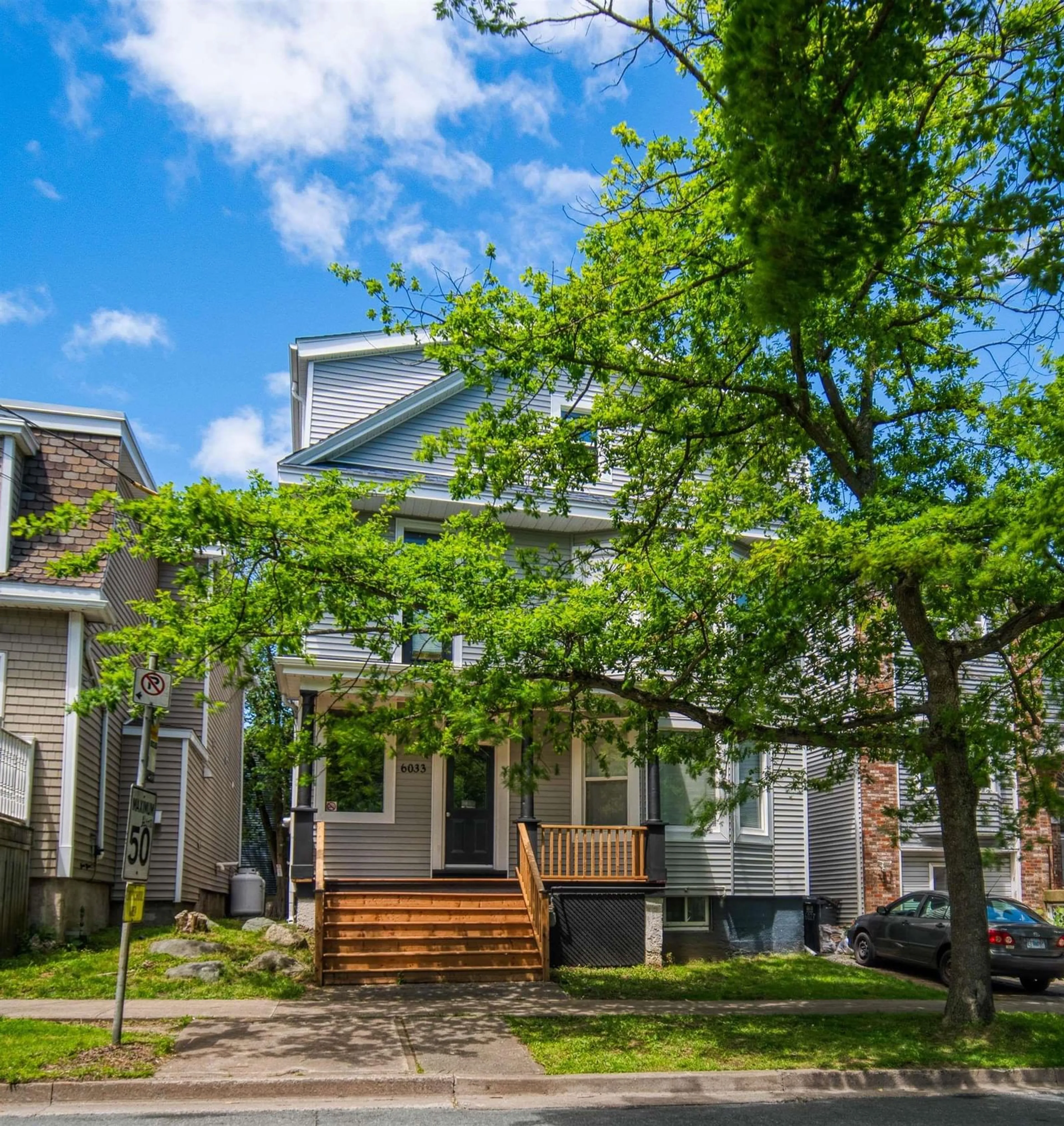 Home with vinyl exterior material, street for 6033 South St, Halifax Peninsula Nova Scotia B3H 1S8