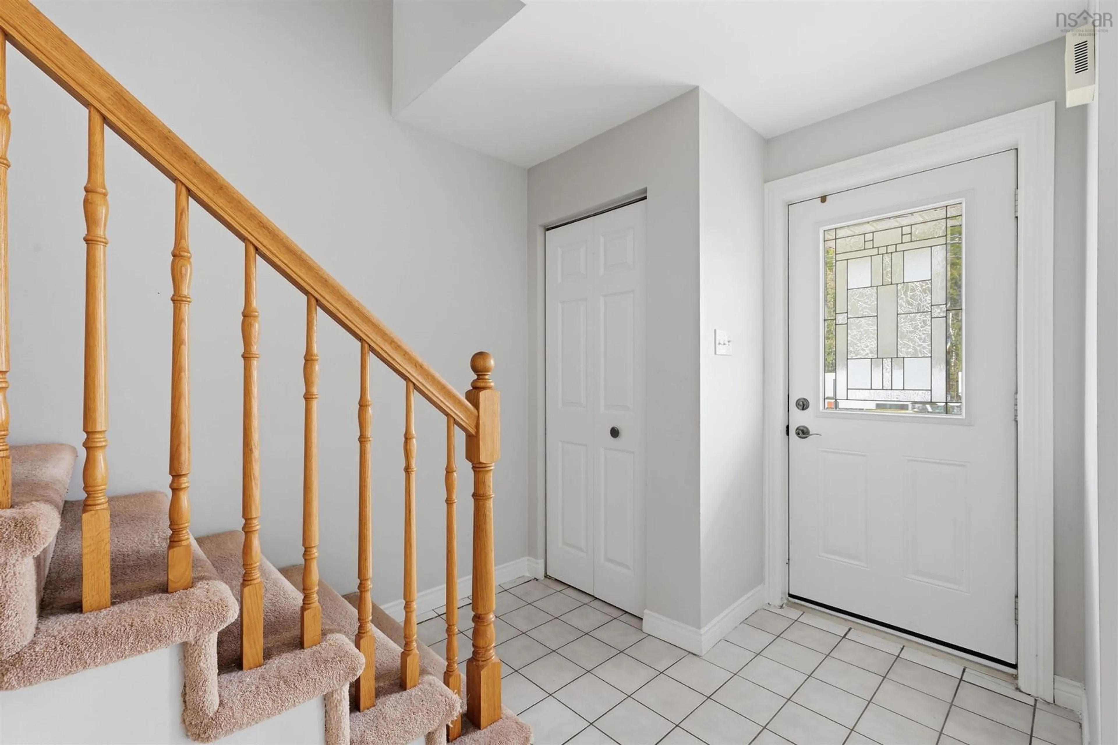 Indoor foyer for 40 Amin St, Bedford Nova Scotia B4A 4B8
