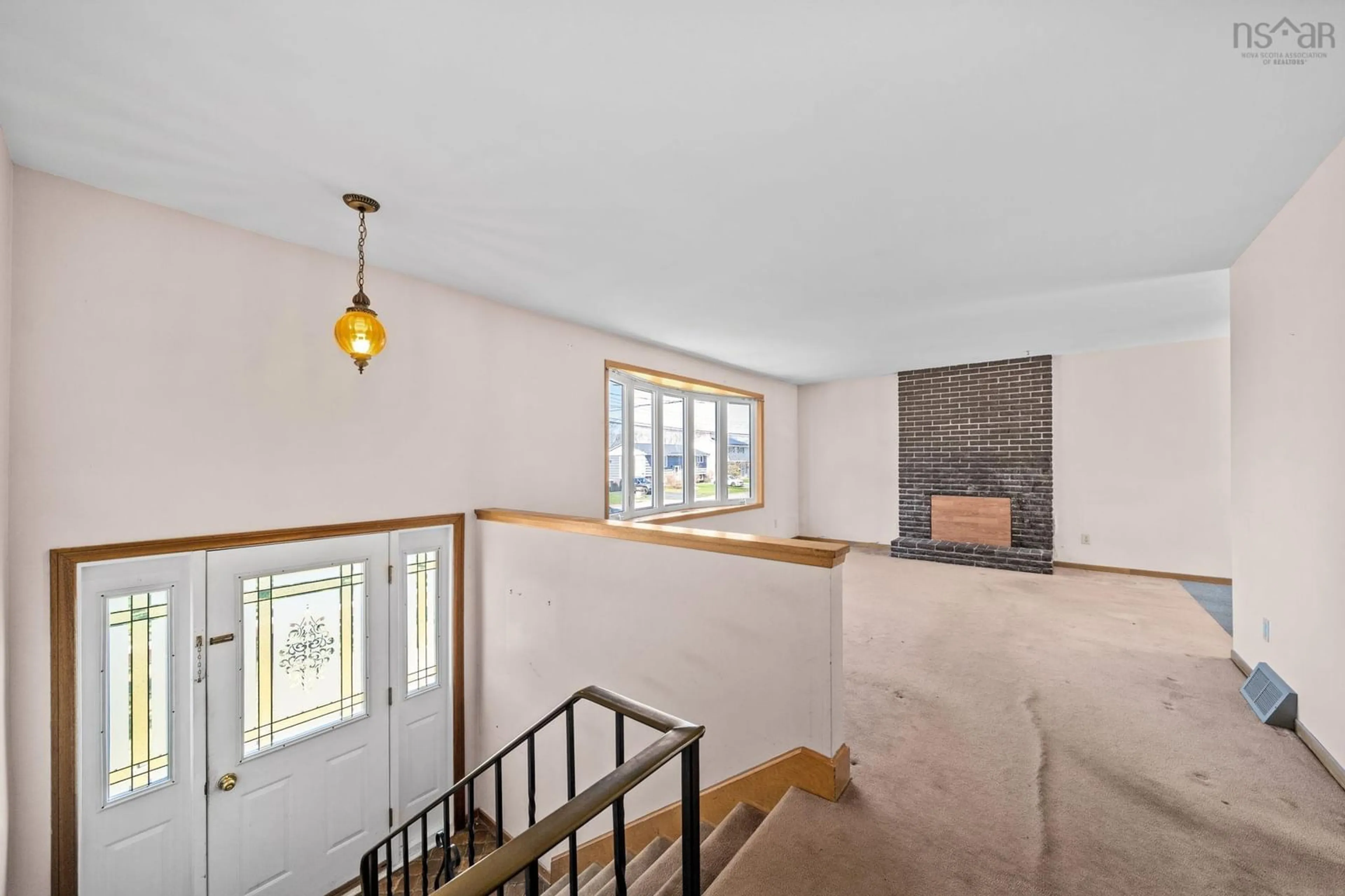 Indoor foyer for 15 Skyvue Terr, Dartmouth Nova Scotia B2W 3Z2