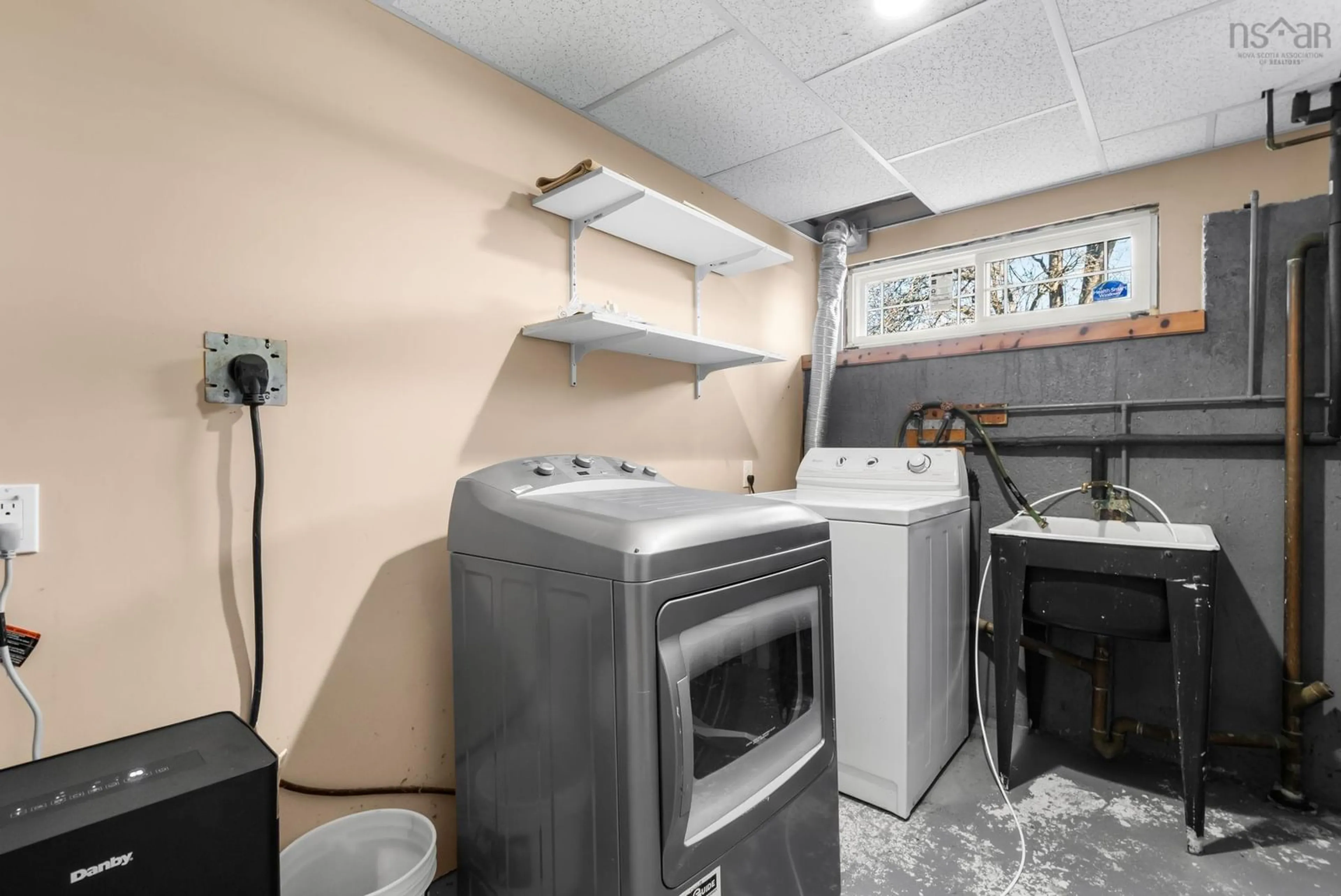 Laundry room for 81 Flamingo Dr, Rockingham Nova Scotia B3M 1T2