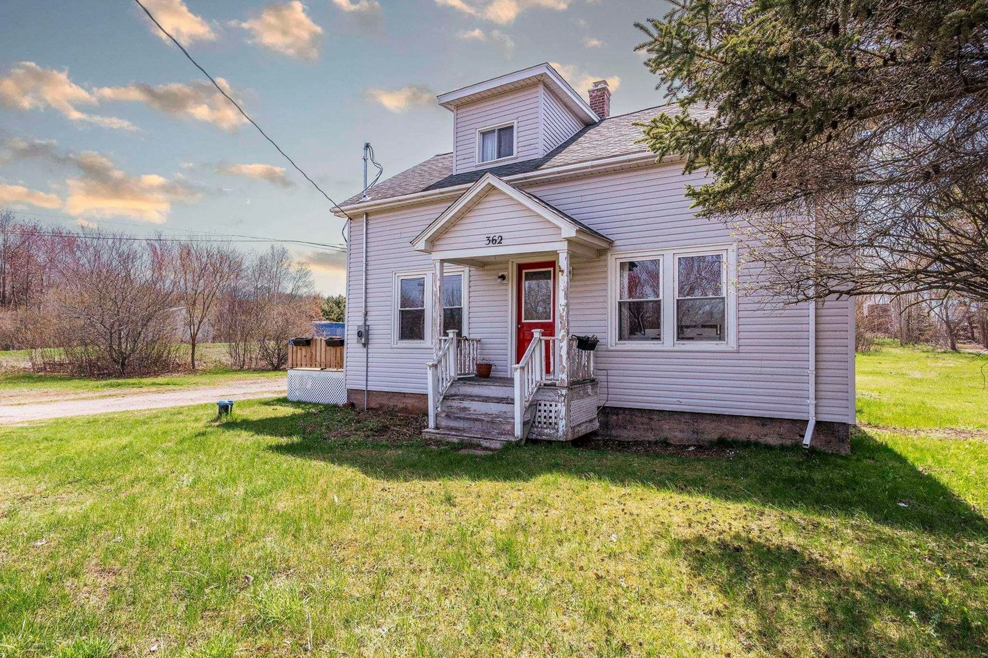 A pic from outside/outdoor area/front of a property/back of a property/a pic from drone, street for 362 Orchard St, Berwick Nova Scotia B0P 1E0