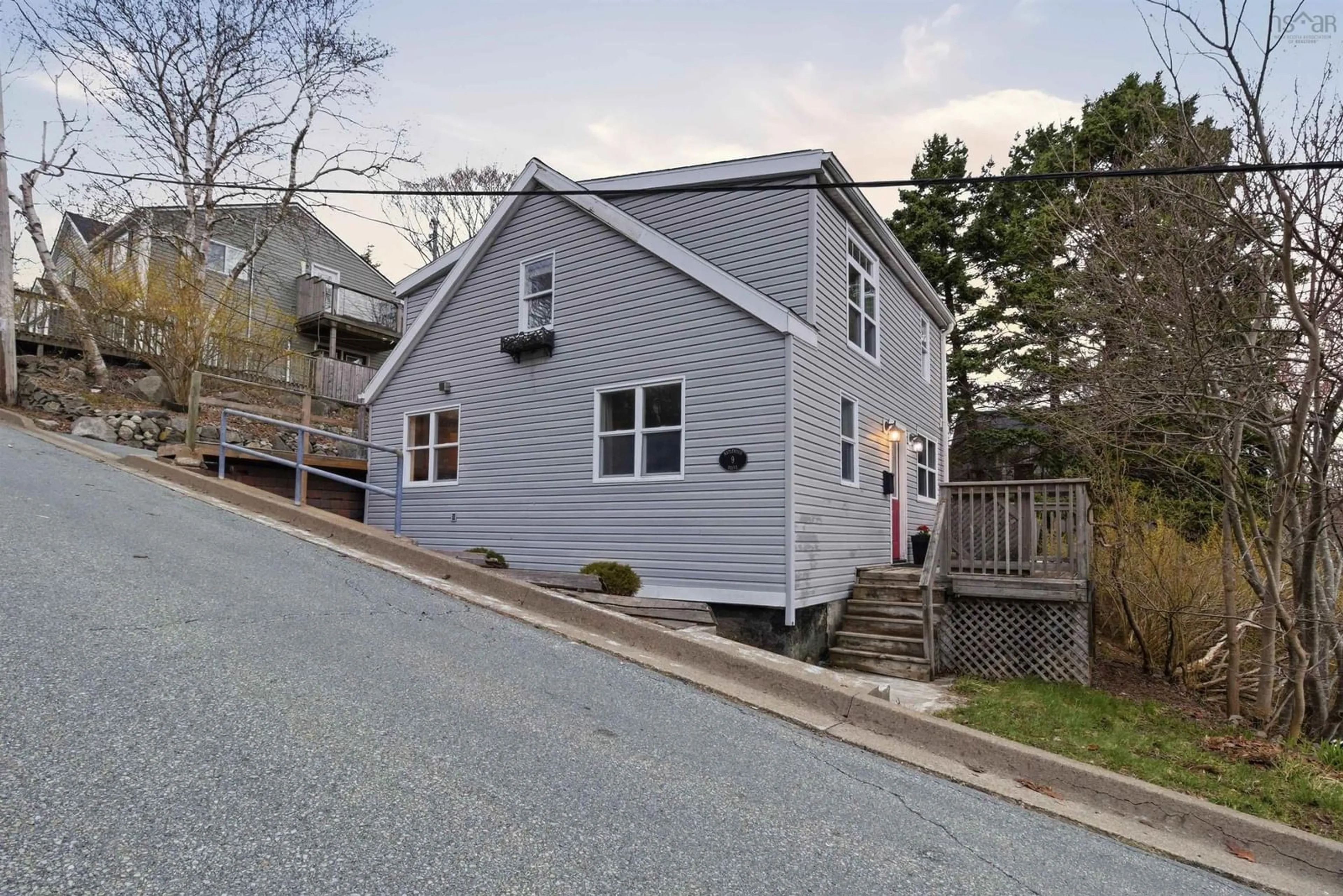 A pic from outside/outdoor area/front of a property/back of a property/a pic from drone, street for 9 Maplewood Dr, Halifax Nova Scotia B3N 1C4