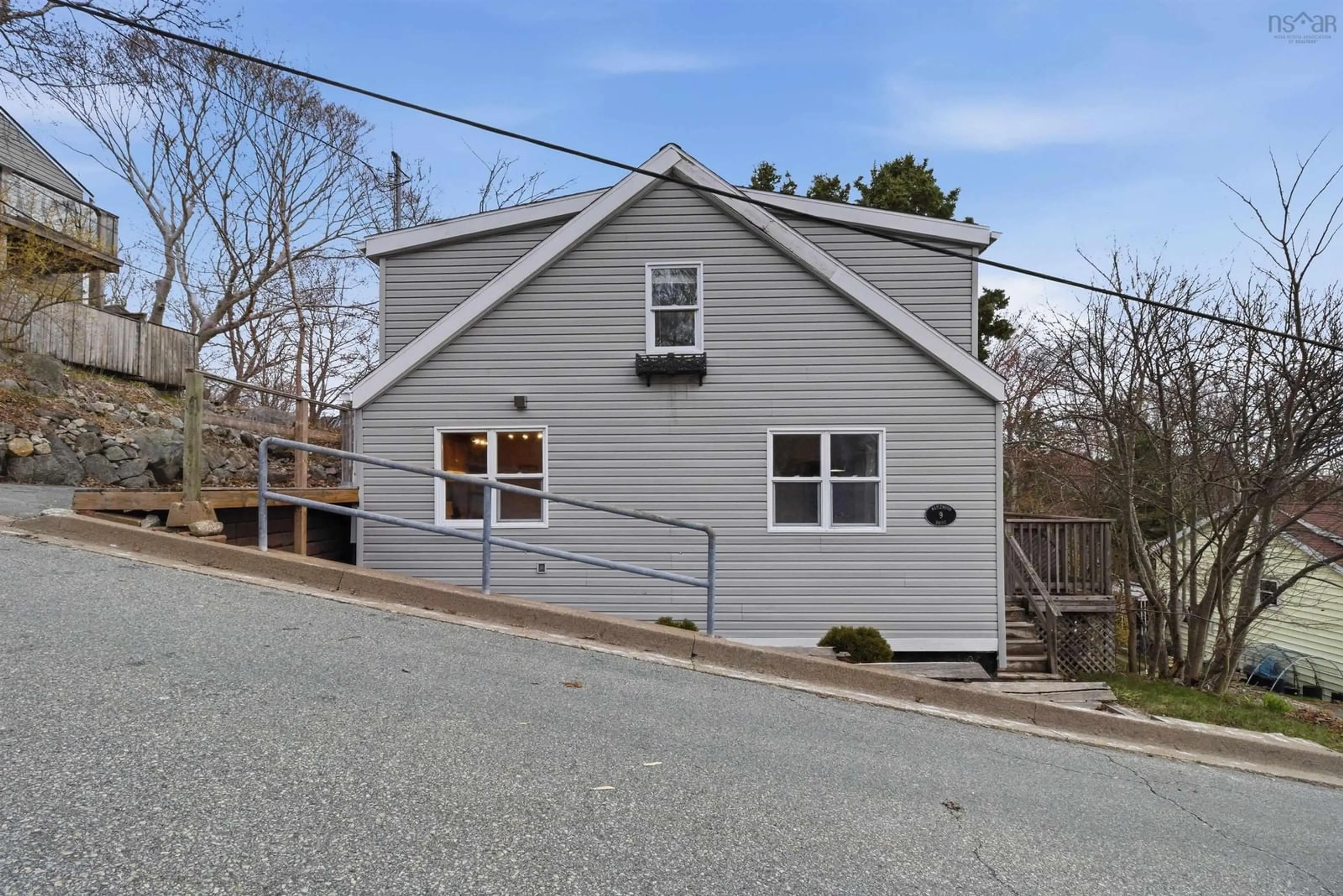 Unknown for 9 Maplewood Dr, Halifax Nova Scotia B3N 1C4