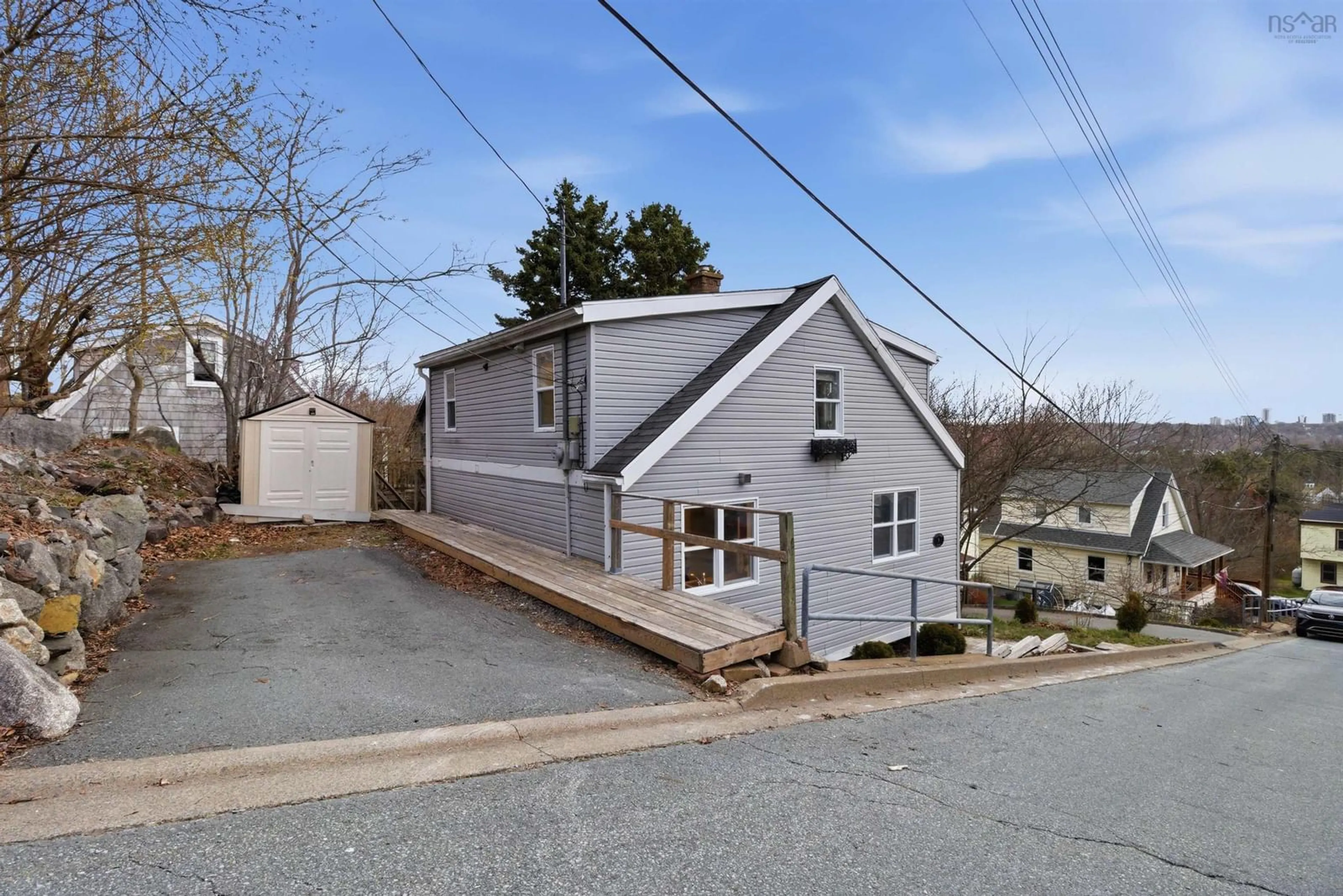 A pic from outside/outdoor area/front of a property/back of a property/a pic from drone, street for 9 Maplewood Dr, Halifax Nova Scotia B3N 1C4