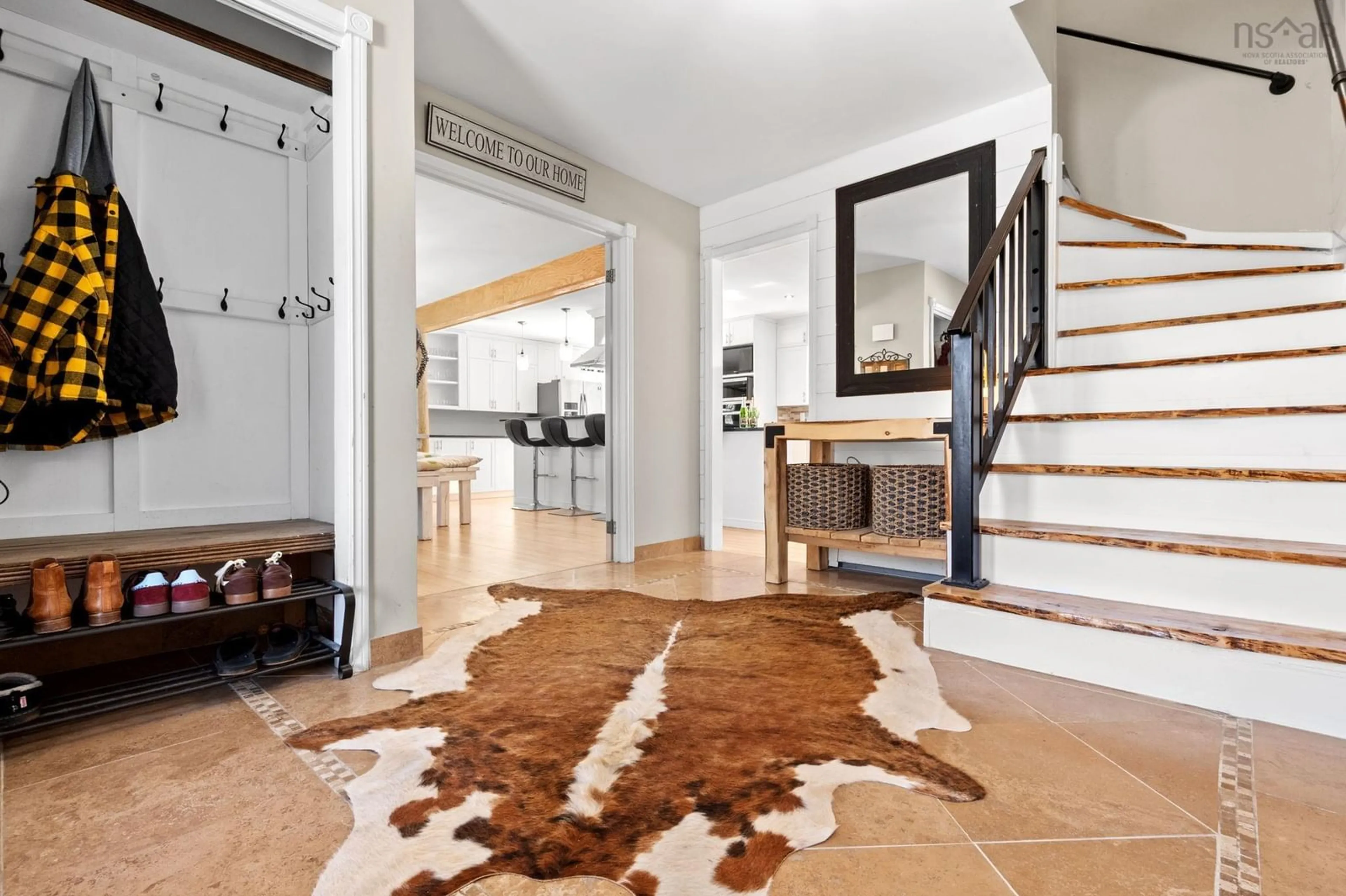 Indoor entryway for 14 Sandstone Ave, Fall River Nova Scotia B2T 1P5