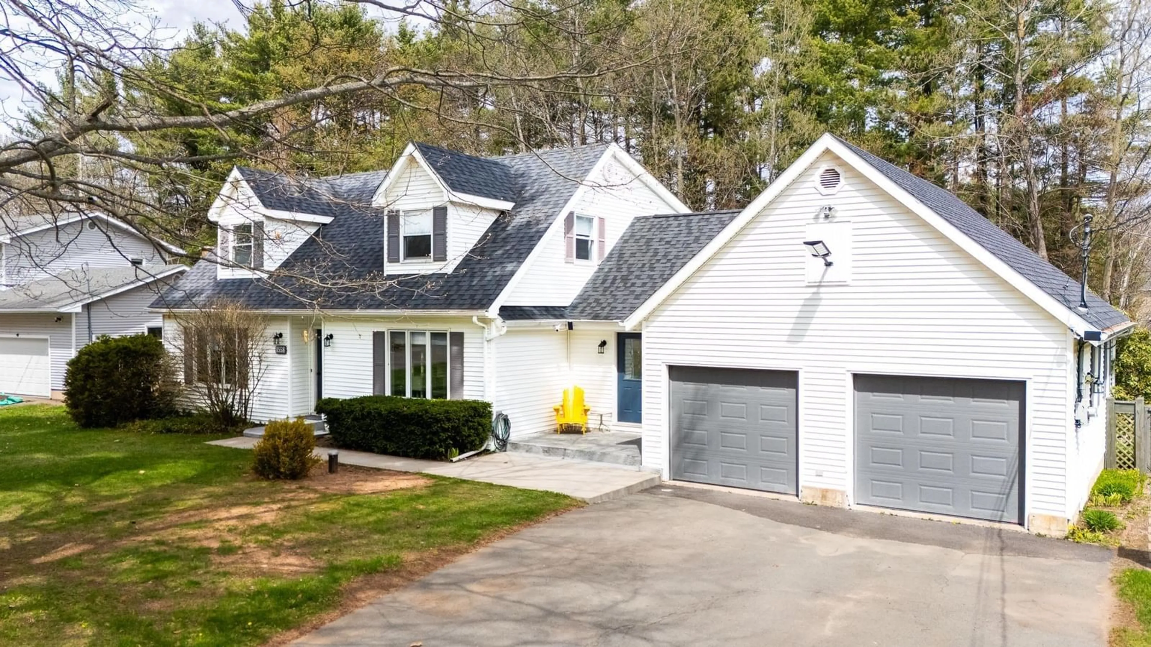Home with vinyl exterior material, street for 1558 Meghan Drive Dr, Coldbrook Nova Scotia B4R 1A1