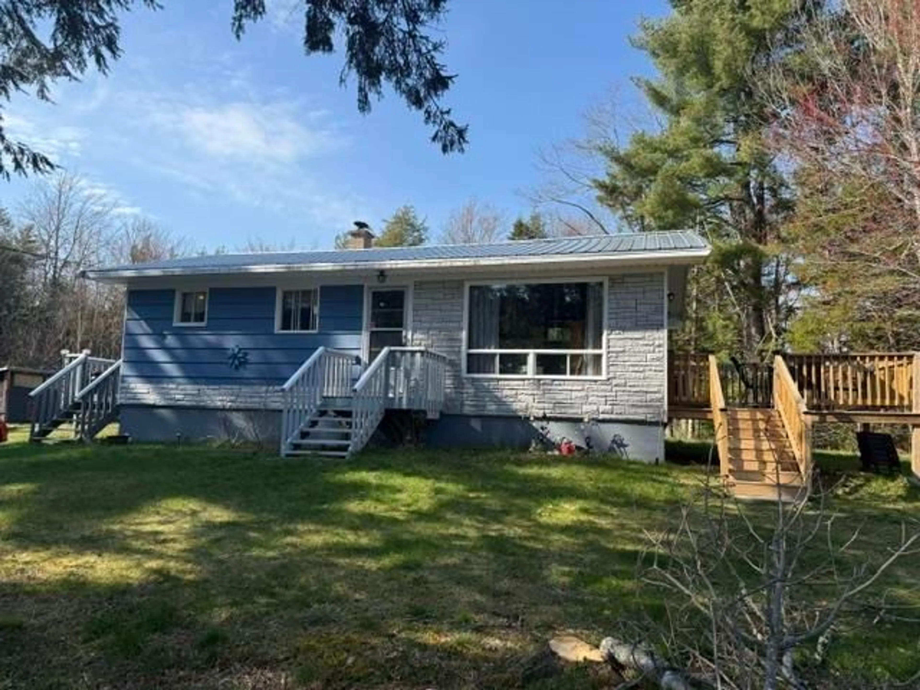 Home with vinyl exterior material, unknown for 4064 Medway River Rd, Bangs Falls Nova Scotia B0T 1E0