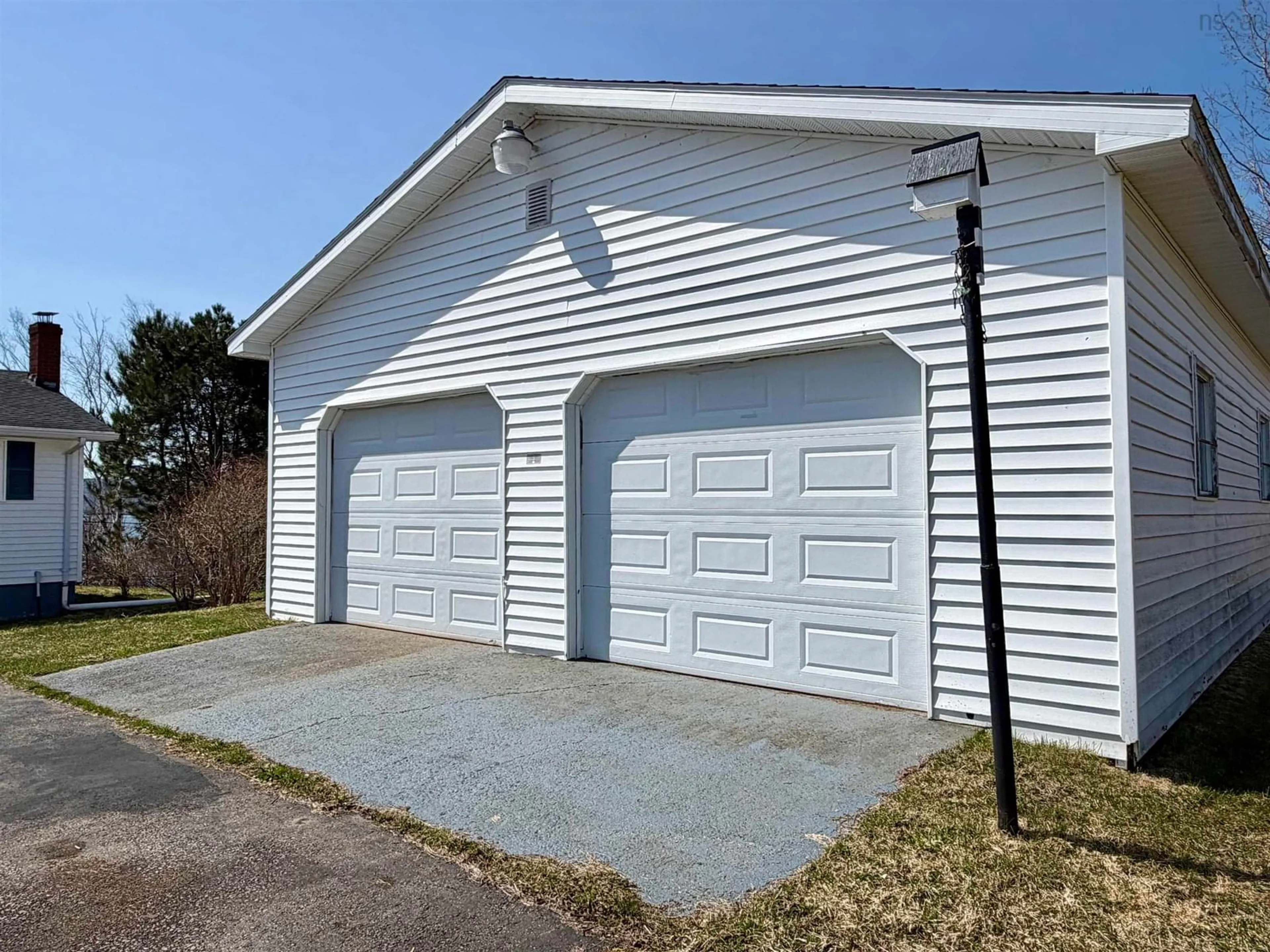 Indoor garage for 1584 Hillside Boularderie Rd, Hillside Boularderie Nova Scotia B1Y 2T8