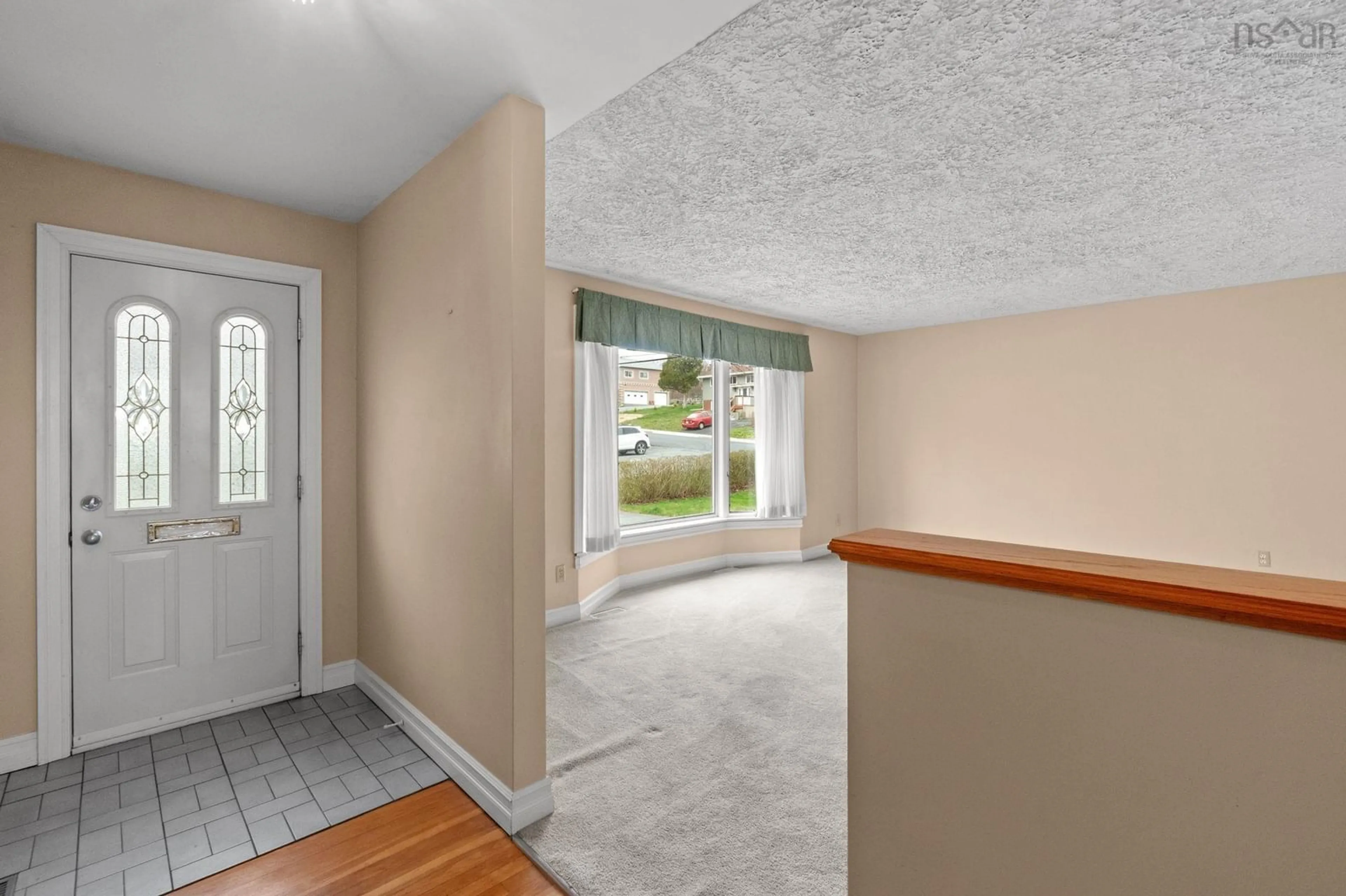 Indoor entryway for 1 Plymouth St, Halifax Nova Scotia B3M 2S1