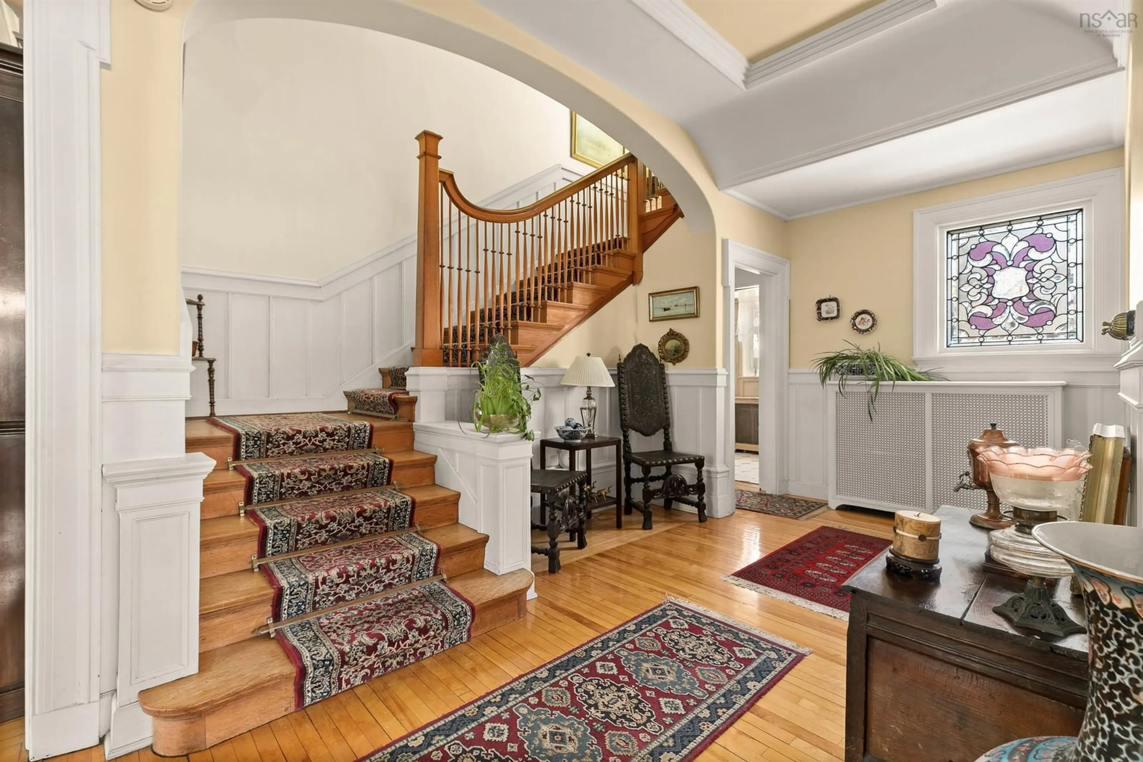 Indoor foyer for 870 Young Ave, Halifax Nova Scotia B3H 2V7