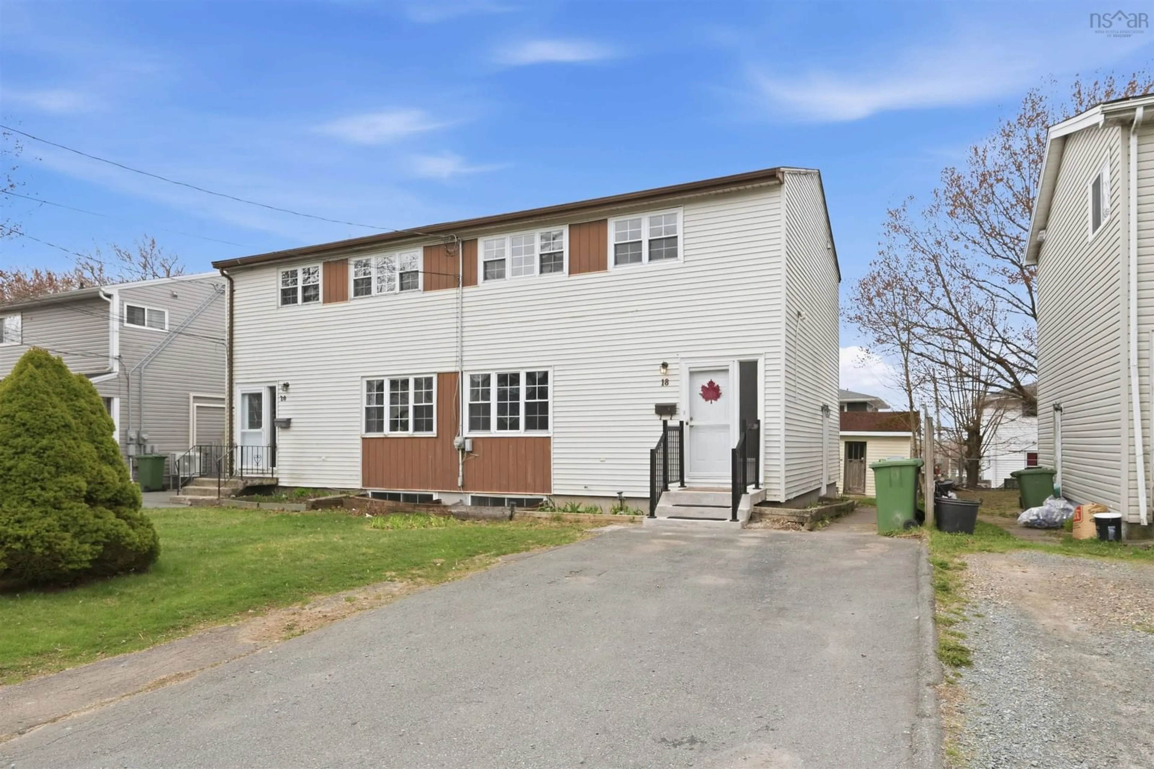 A pic from outside/outdoor area/front of a property/back of a property/a pic from drone, building for 18 Roblea Dr, Dartmouth Nova Scotia B2W 1Y7
