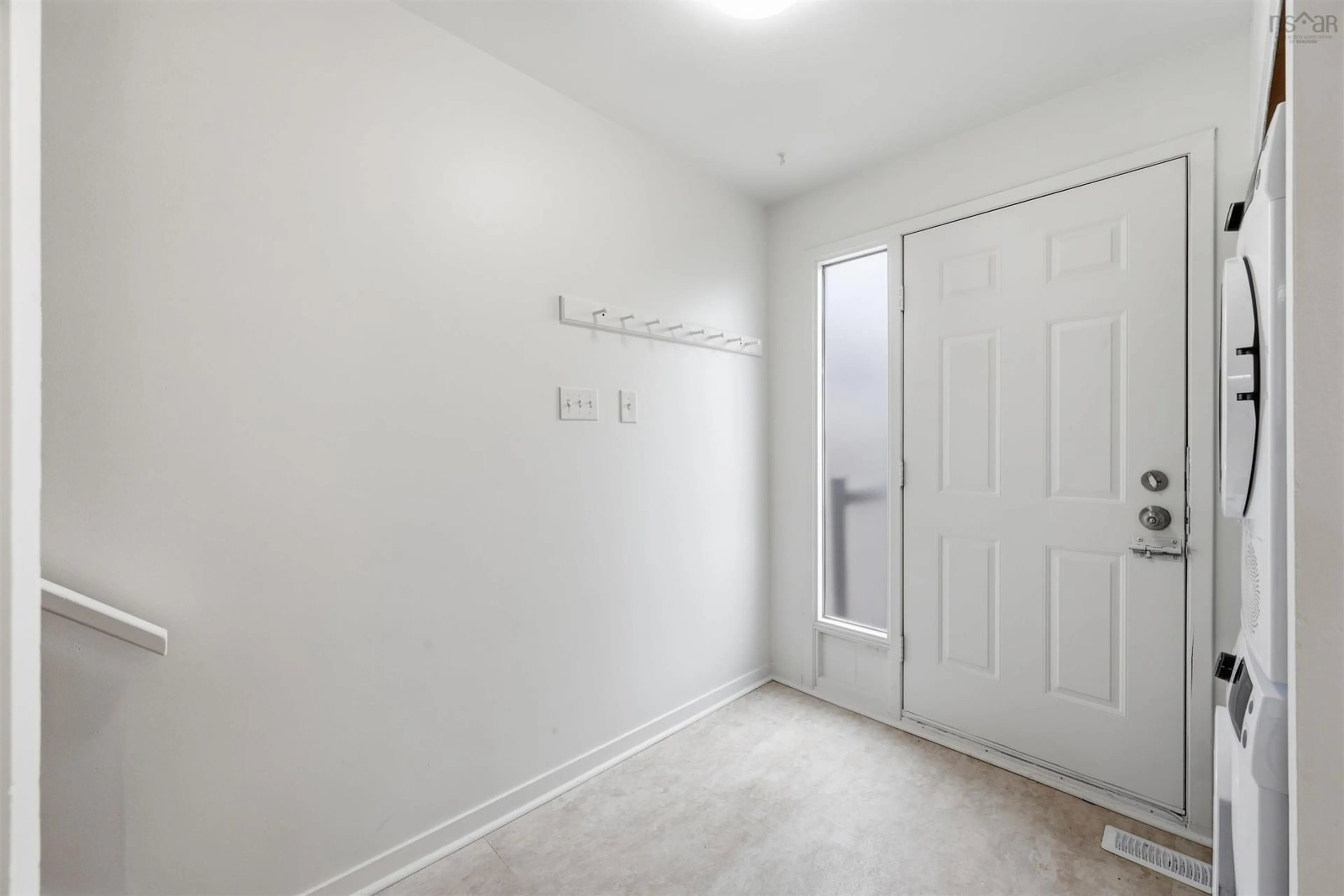 A pic of a room for 18 Roblea Dr, Dartmouth Nova Scotia B2W 1Y7
