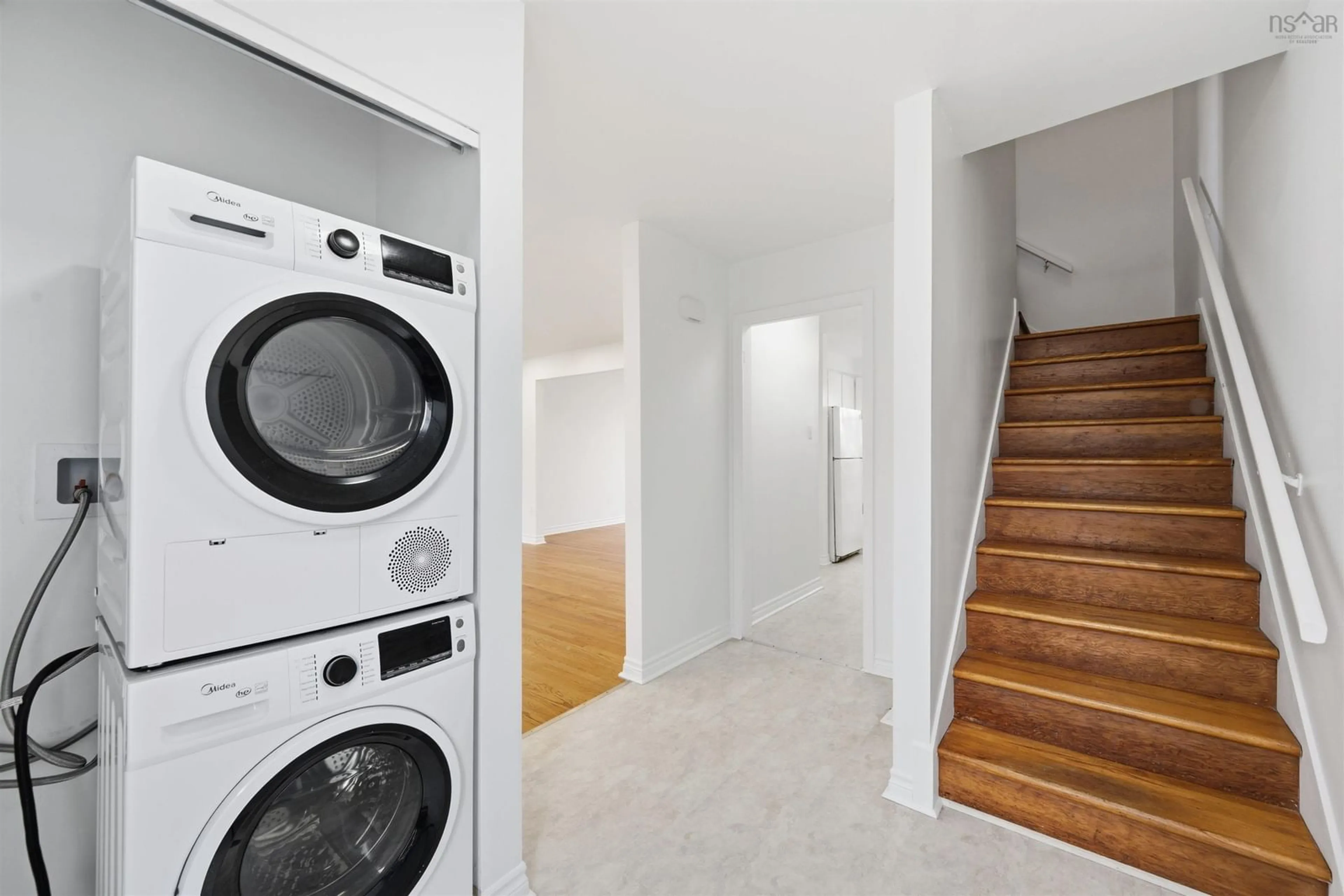 Laundry room for 18 Roblea Dr, Dartmouth Nova Scotia B2W 1Y7