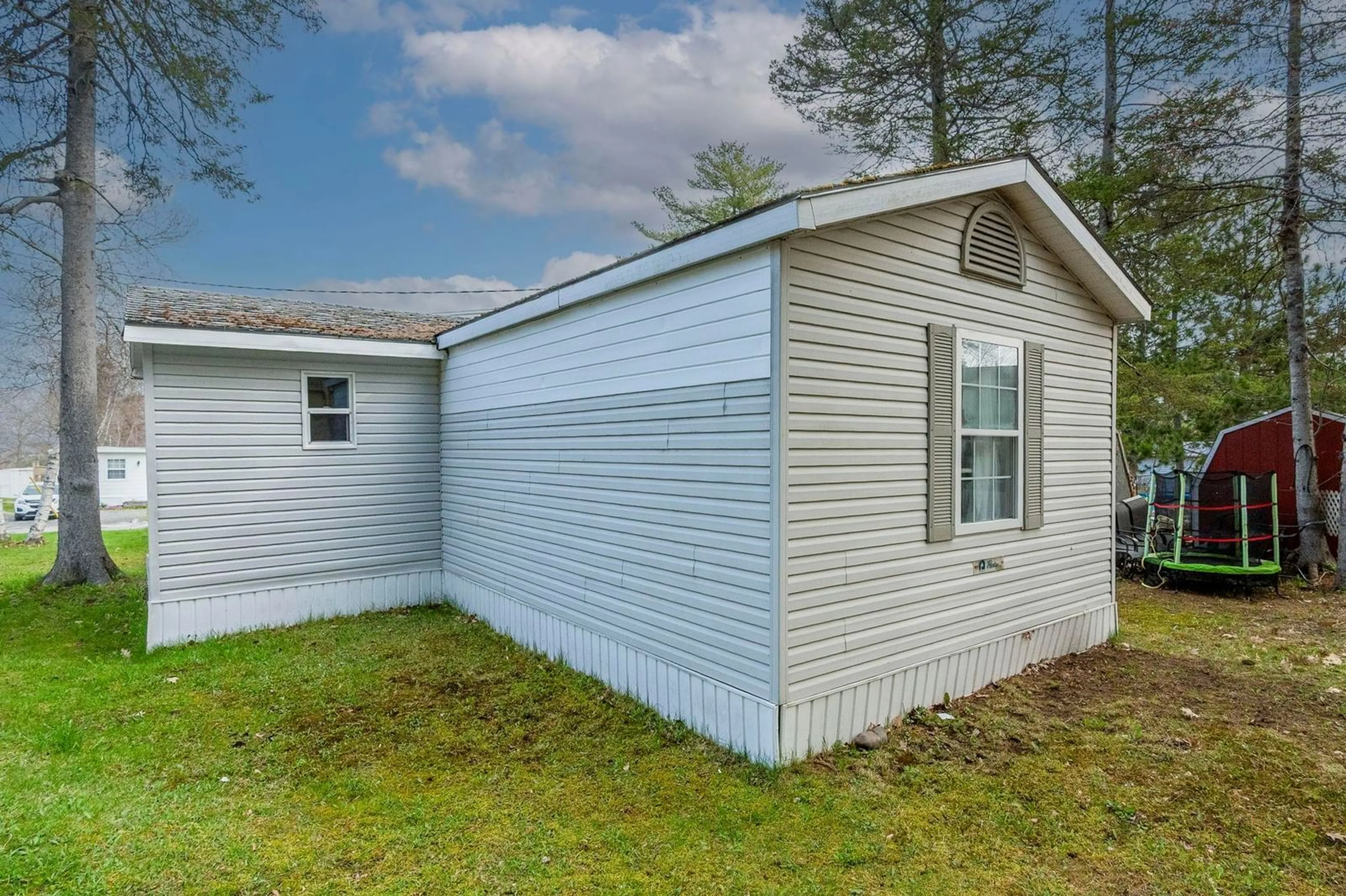 Home with vinyl exterior material, unknown for 20 Maple Leaf Dr, New Minas Nova Scotia B4N 5L2
