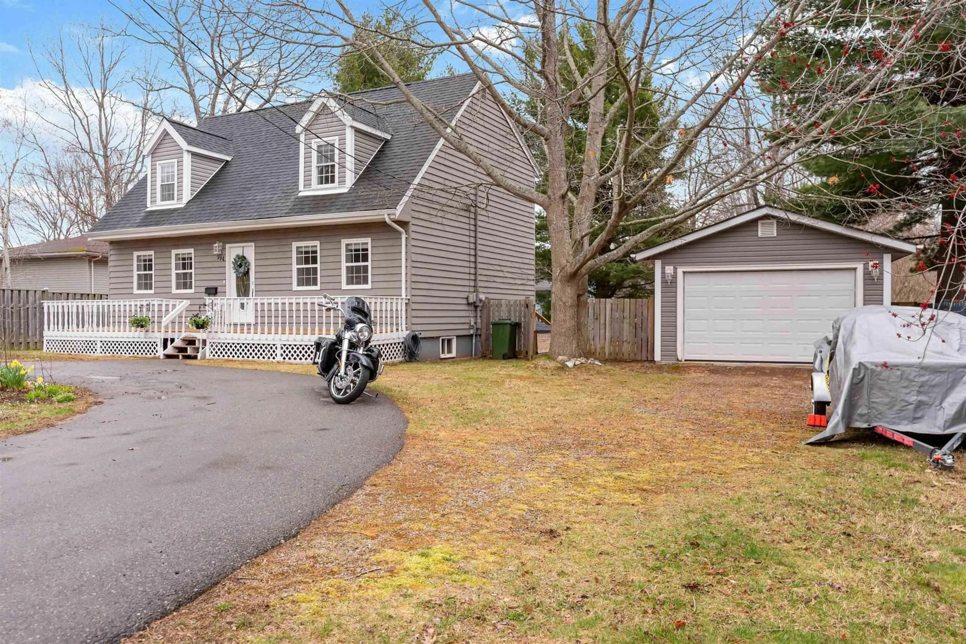 Home with vinyl exterior material, street for 994 Aurora Cres, Greenwood Nova Scotia B0P 1R0