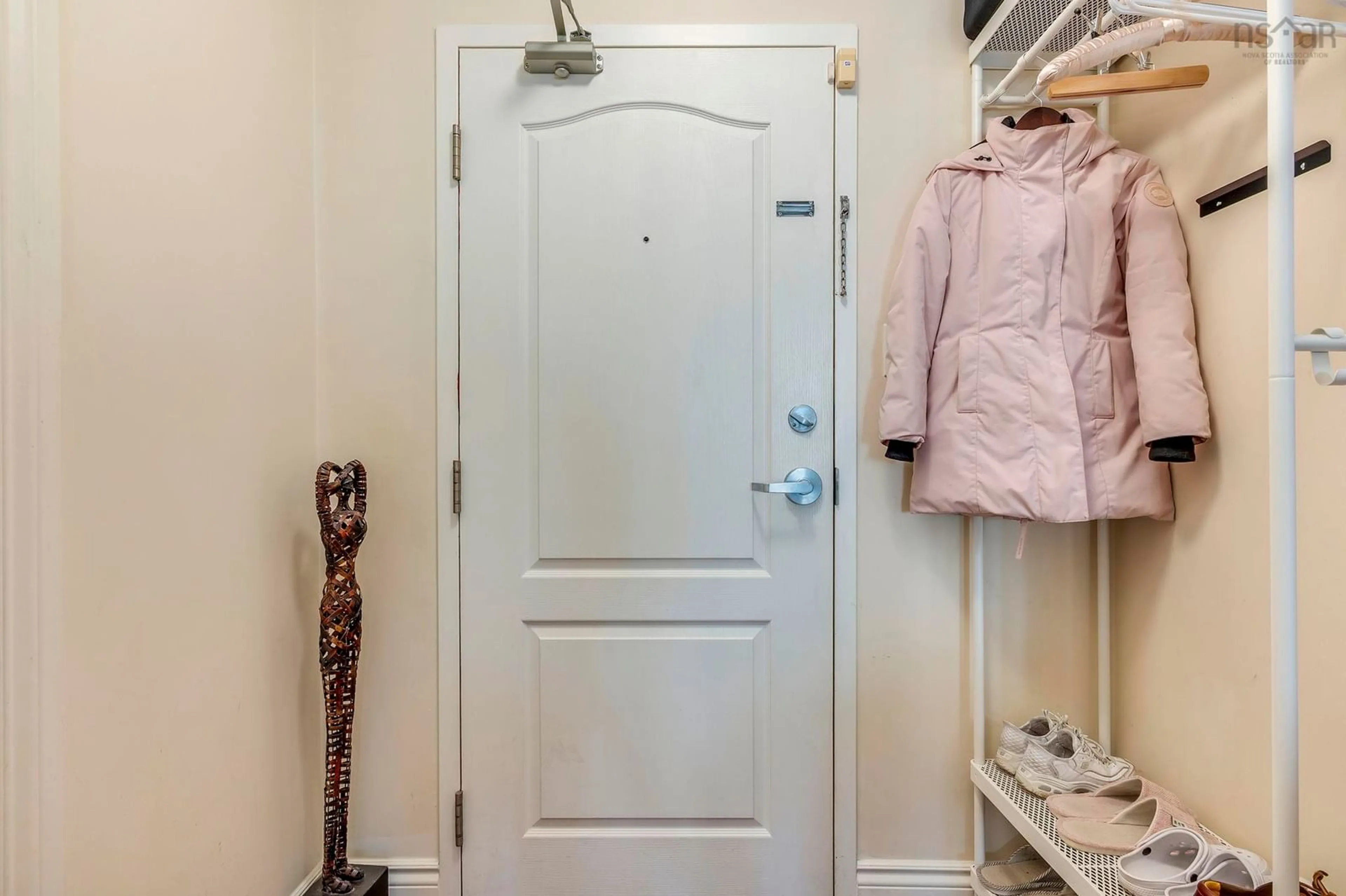 Indoor entryway for 79 Bedros Lane #207, Halifax Nova Scotia B3M 4X5