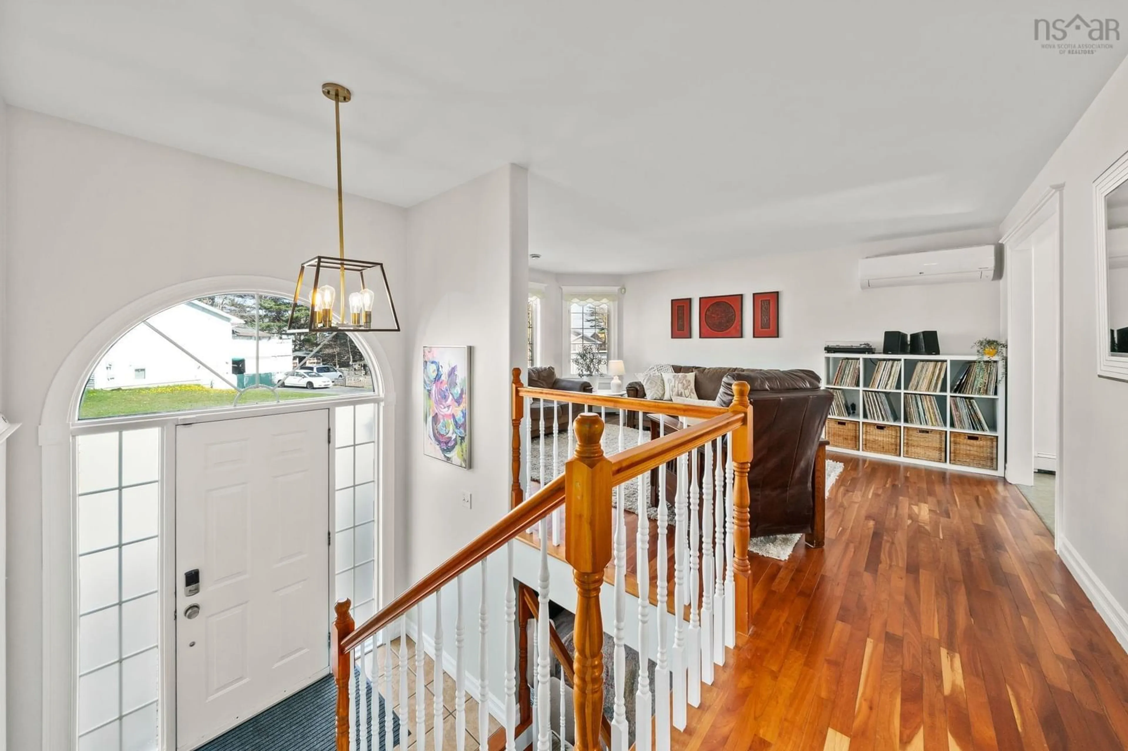 Indoor foyer for 5 Fury Dr, Dartmouth Nova Scotia B3A 4Y1