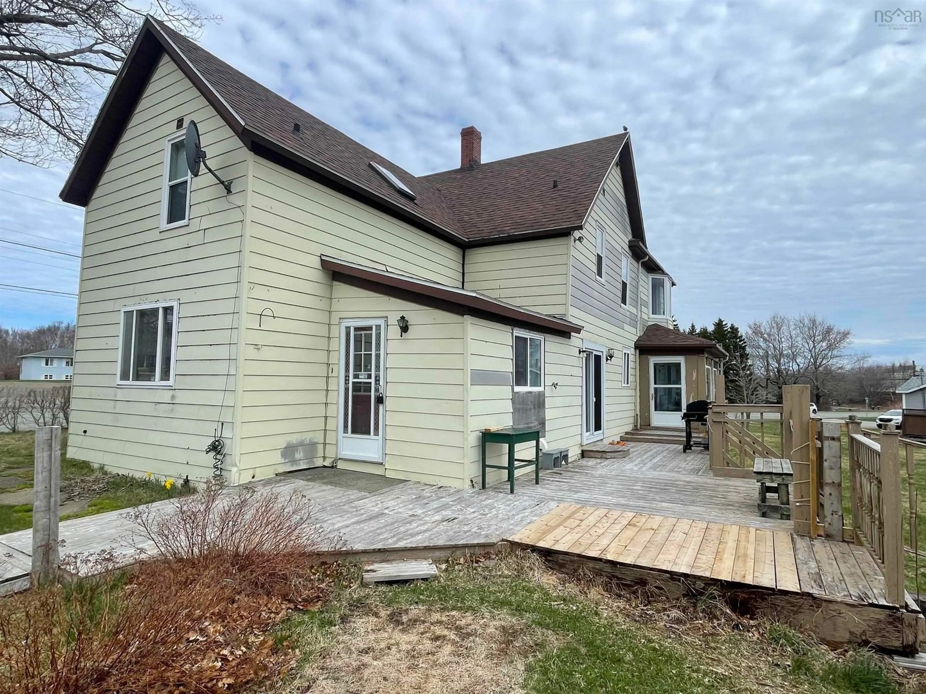 A pic from outside/outdoor area/front of a property/back of a property/a pic from drone, building for 20 Dominion Street, Glace Bay Nova Scotia B1A 3M6
