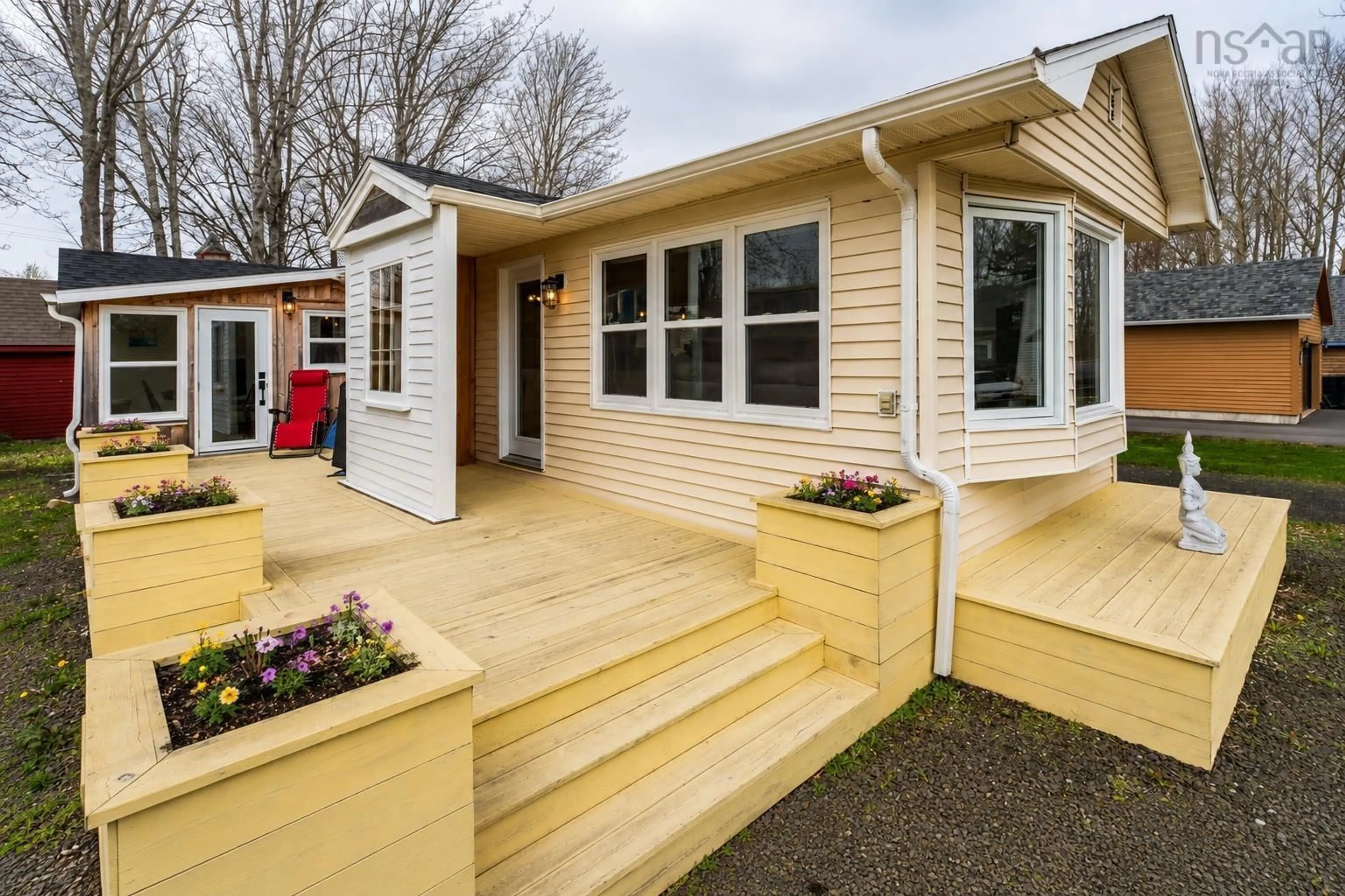 Home with vinyl exterior material, street for 13 Prince William St, Annapolis Royal Nova Scotia B0S 1A0