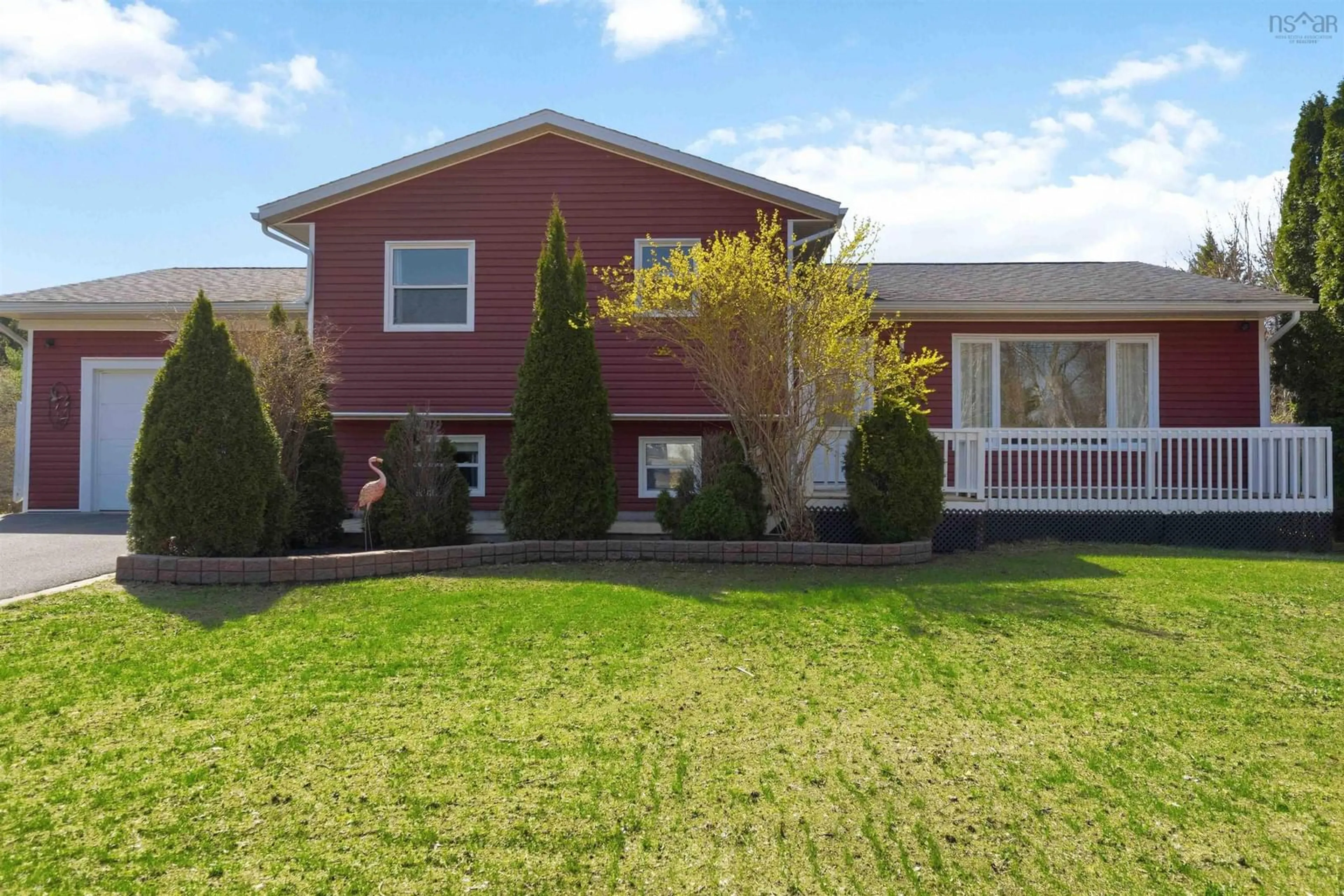 Home with vinyl exterior material, unknown for 106 Geiger Dr, Wilmot Nova Scotia B0P 1R0